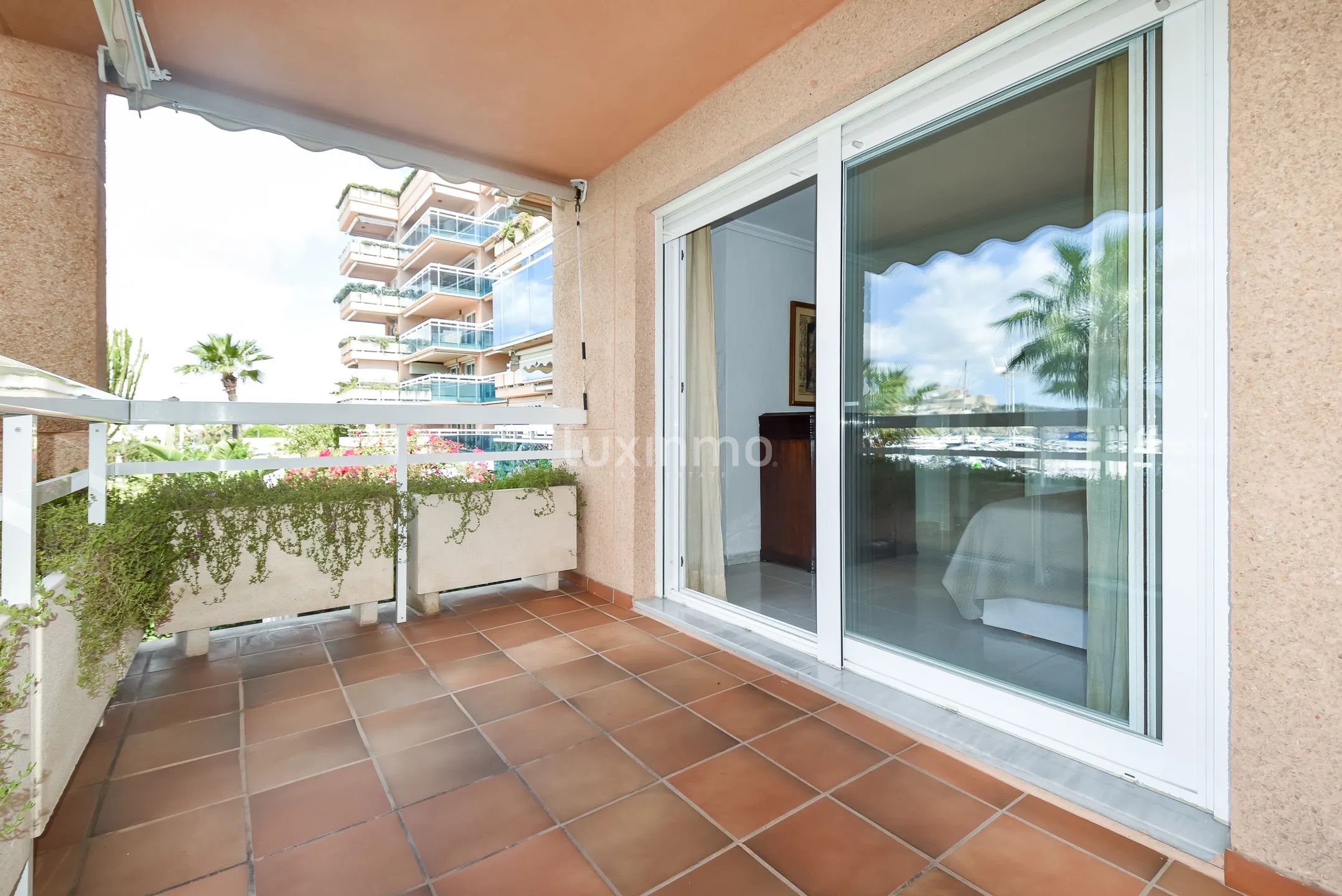 Superbe appartement méditerranéen de 4 chambres avec vue sur la mer à Marina Botafoc, Ibiza — photo 19