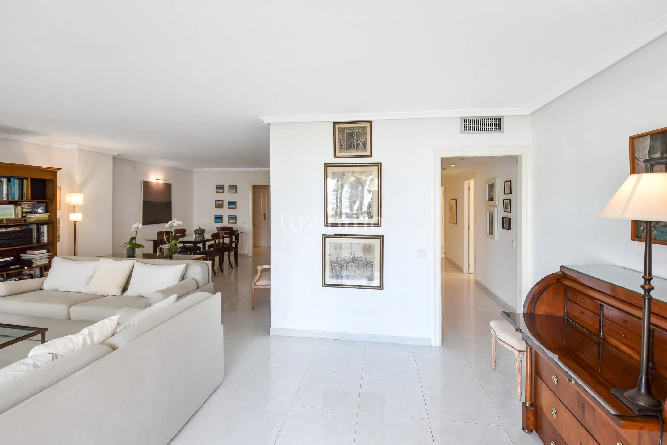 Superbe appartement méditerranéen de 4 chambres avec vue sur la mer à Marina Botafoc, Ibiza — photo 11