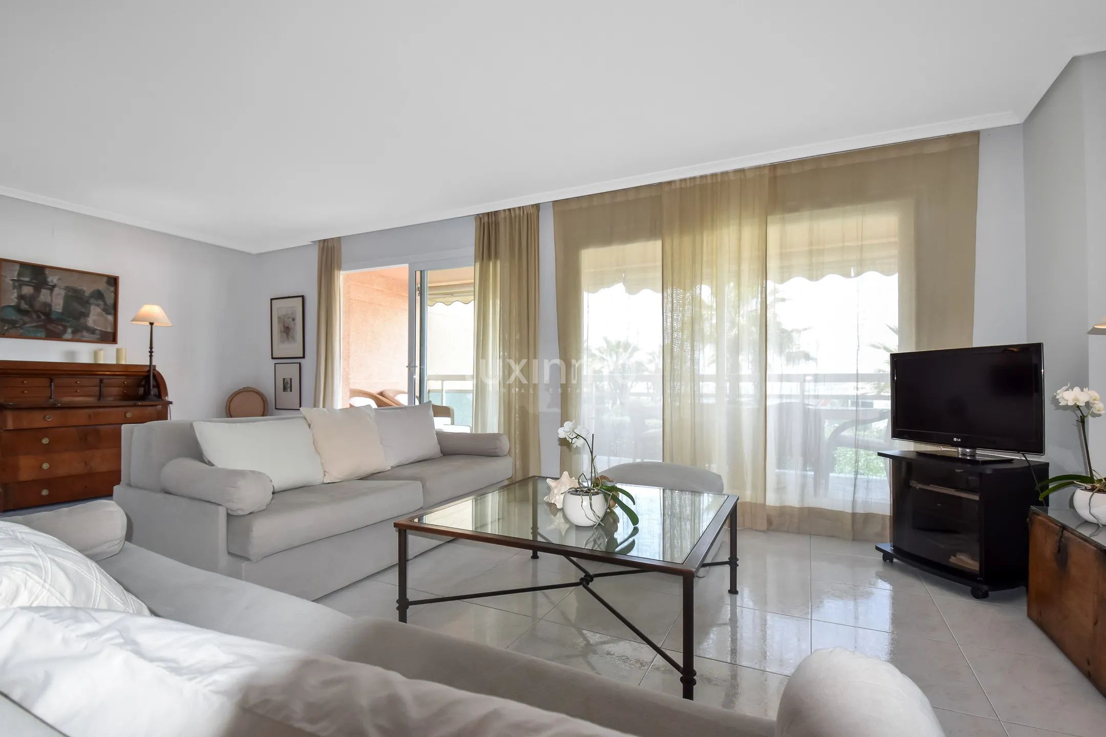 Stunning 4-Bedroom Mediterranean Flat with Sea Views in Marina Botafoc, Ibiza — photo 8