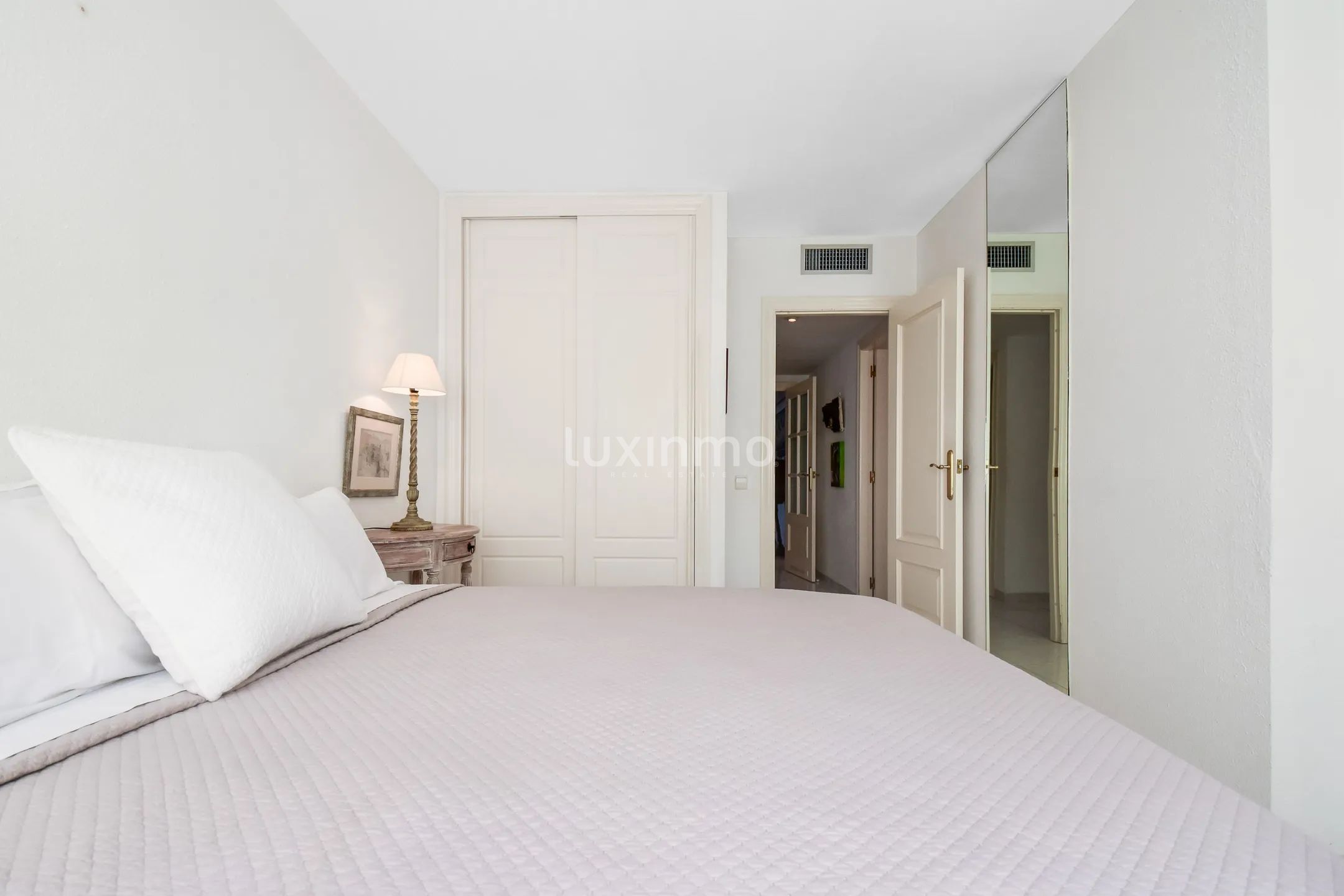 Stunning 4-Bedroom Mediterranean Flat with Sea Views in Marina Botafoc, Ibiza — photo 30