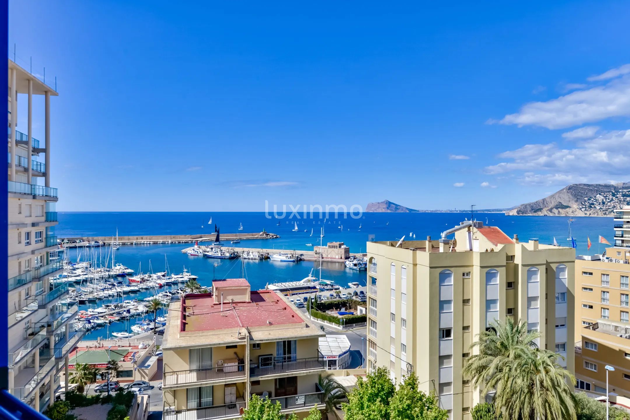 Stunning 3-bedroom apartment with sea views in Calpe — photo 40