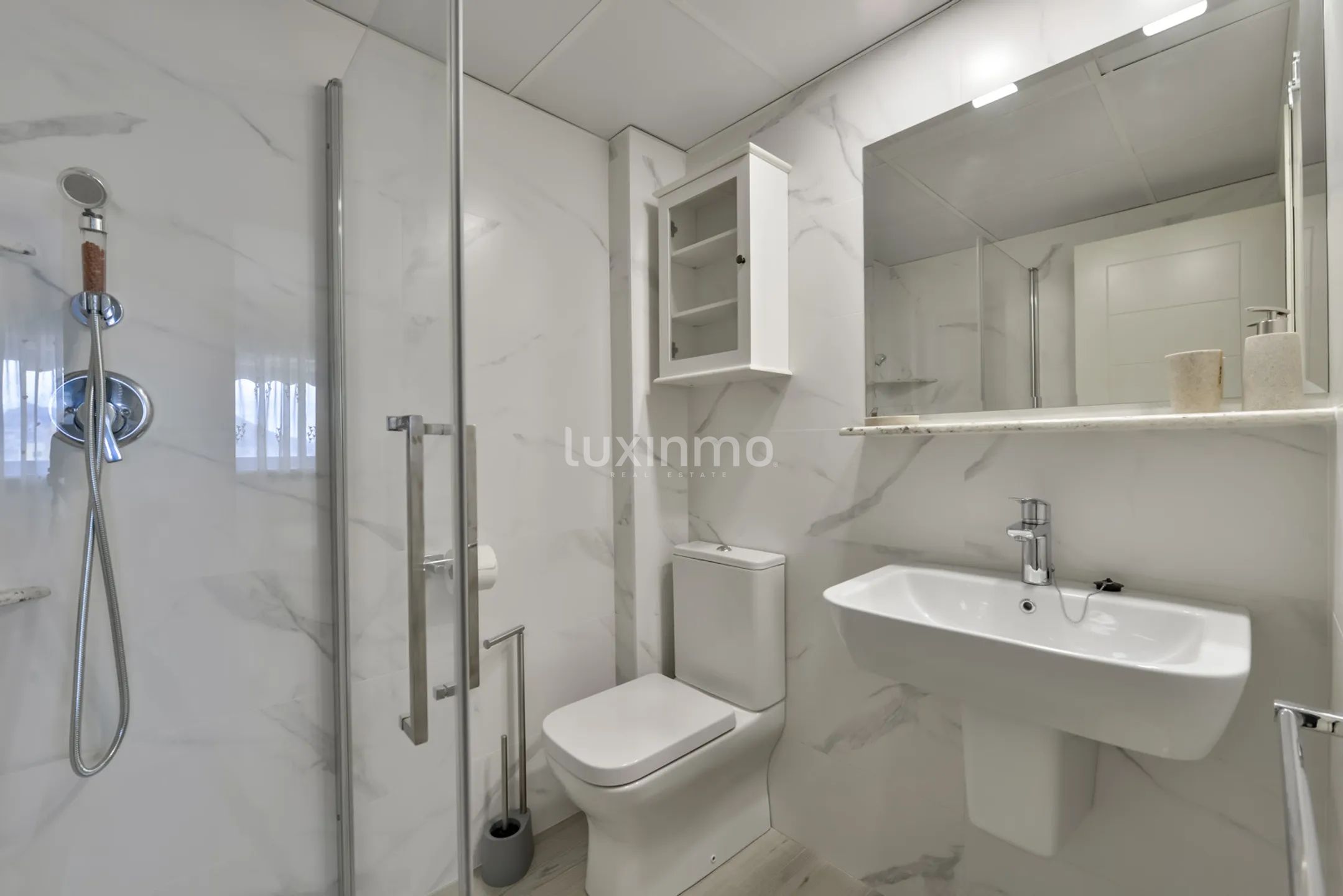 Stunning 3-bedroom apartment with sea views in Calpe — photo 25