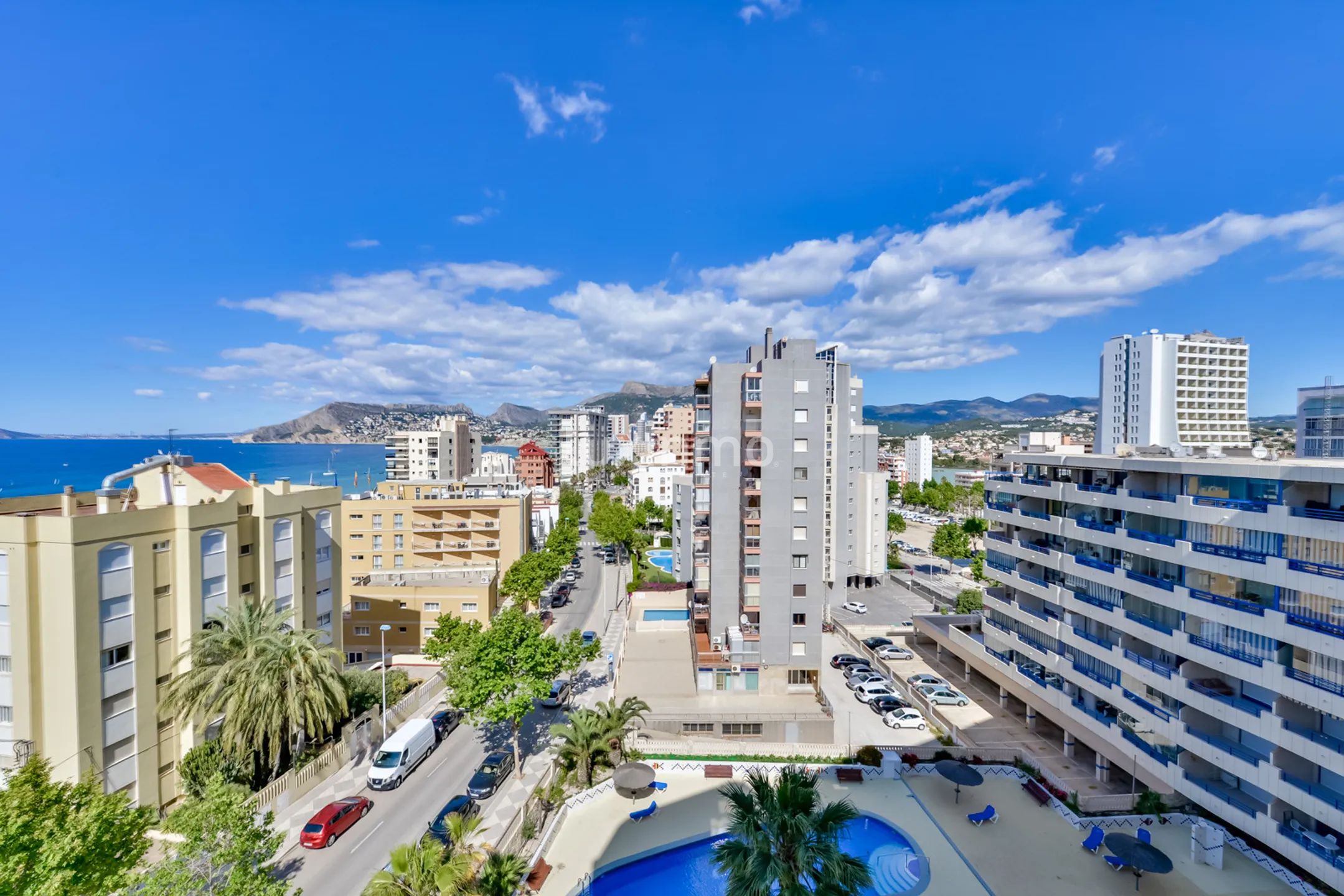 Stunning 3-bedroom apartment with sea views in Calpe — photo 41