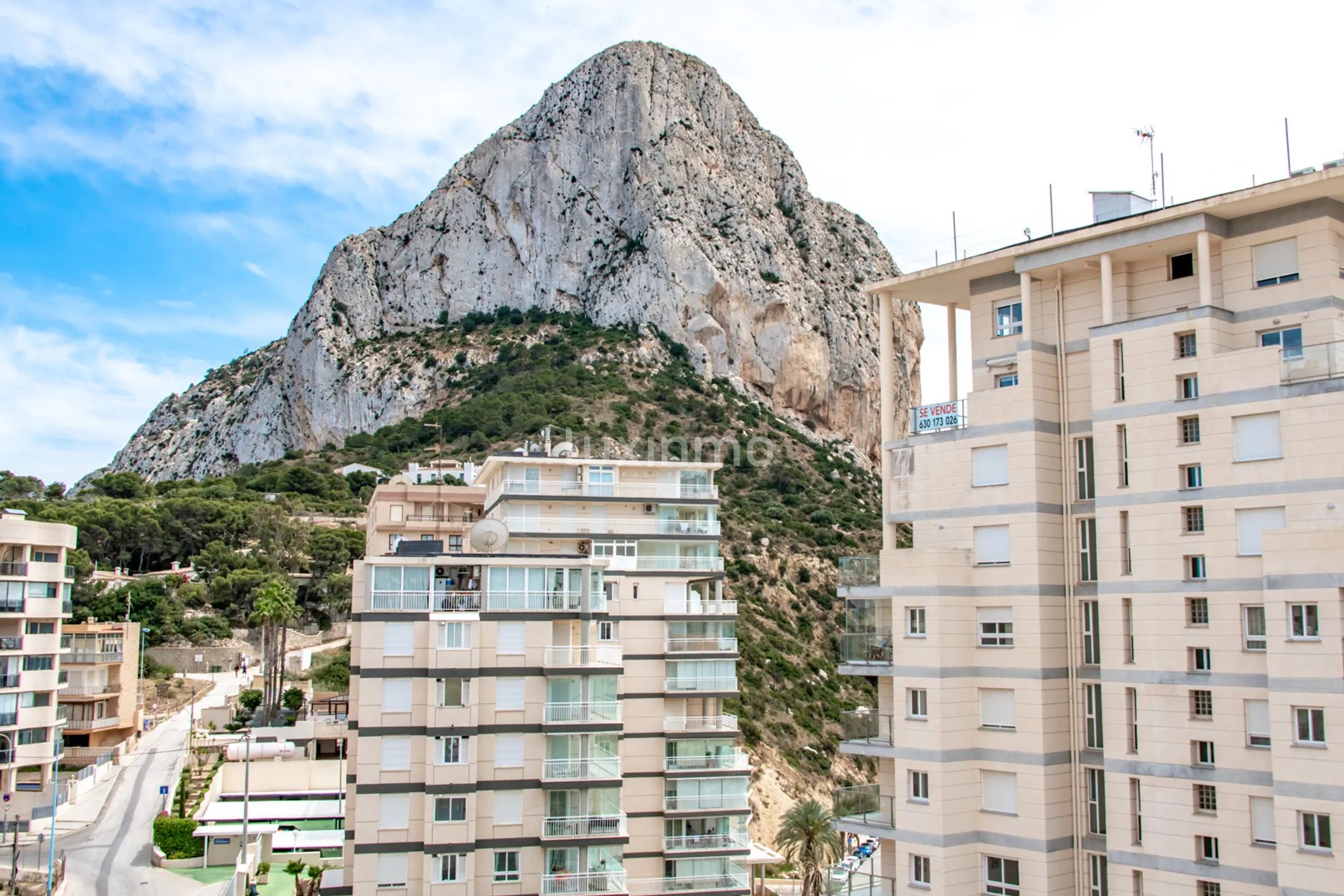 Stunning 3-bedroom apartment with sea views in Calpe — photo 45