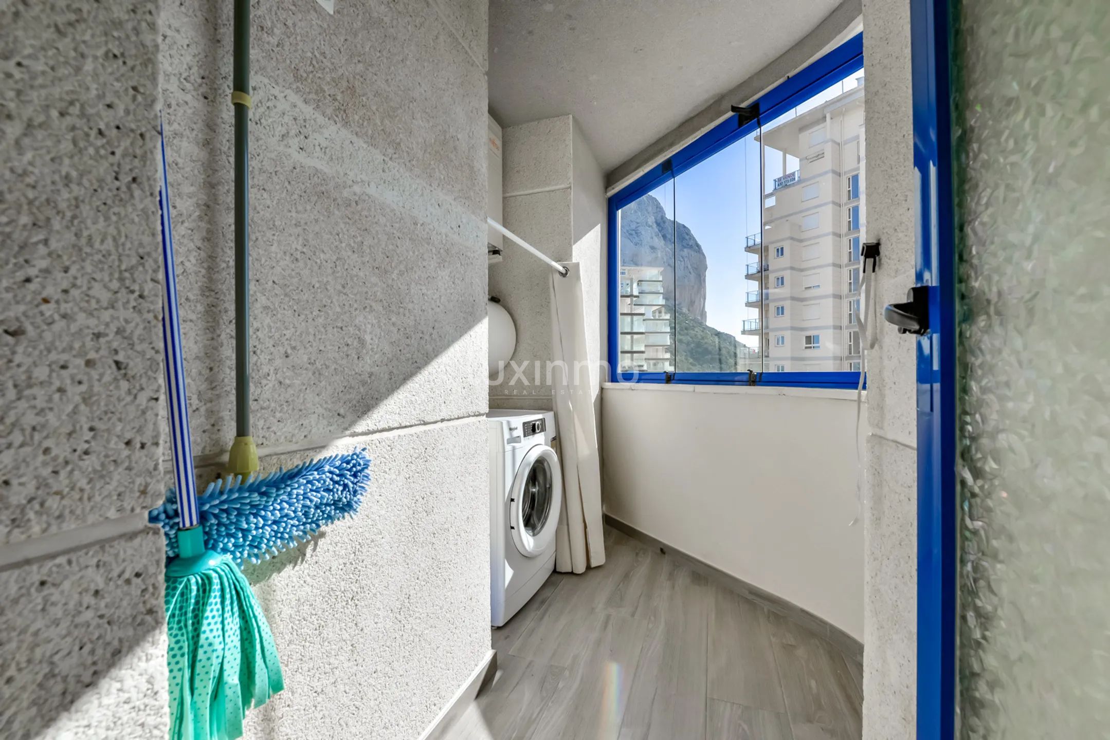 Encantador apartamento de 3 dormitorios con vistas al mar en Calpe — photo 21
