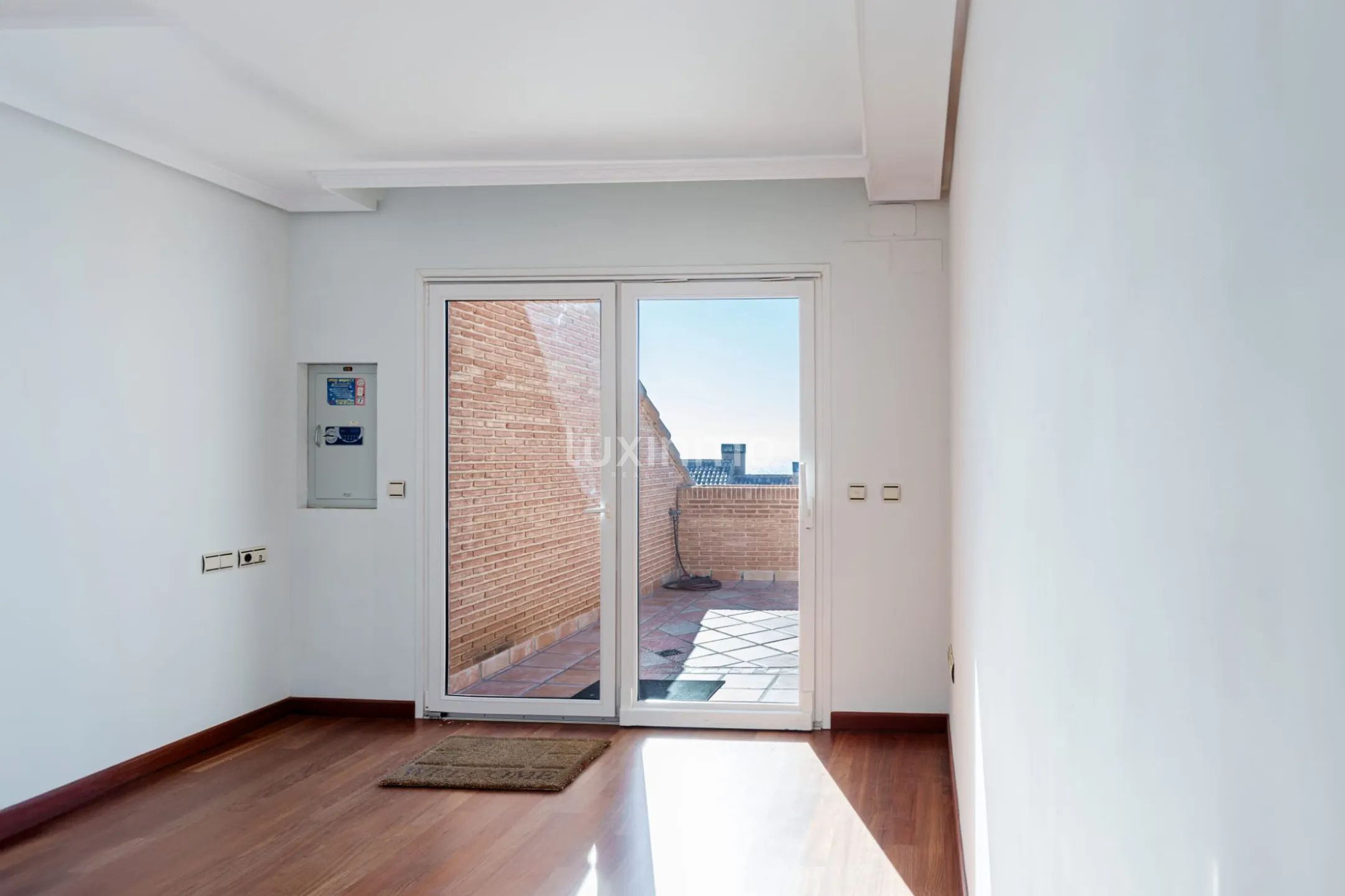 Stunning 8-Bedroom Mediterranean Townhouse in Cabo de las Huertas, Alicante — photo 12