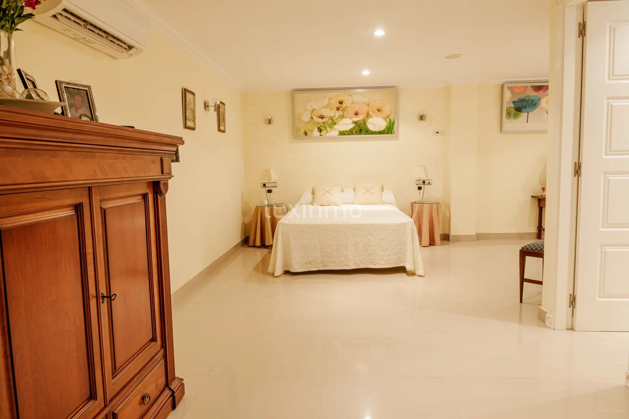 Stunning 8-Bedroom Mediterranean Townhouse in Cabo de las Huertas, Alicante — photo 16