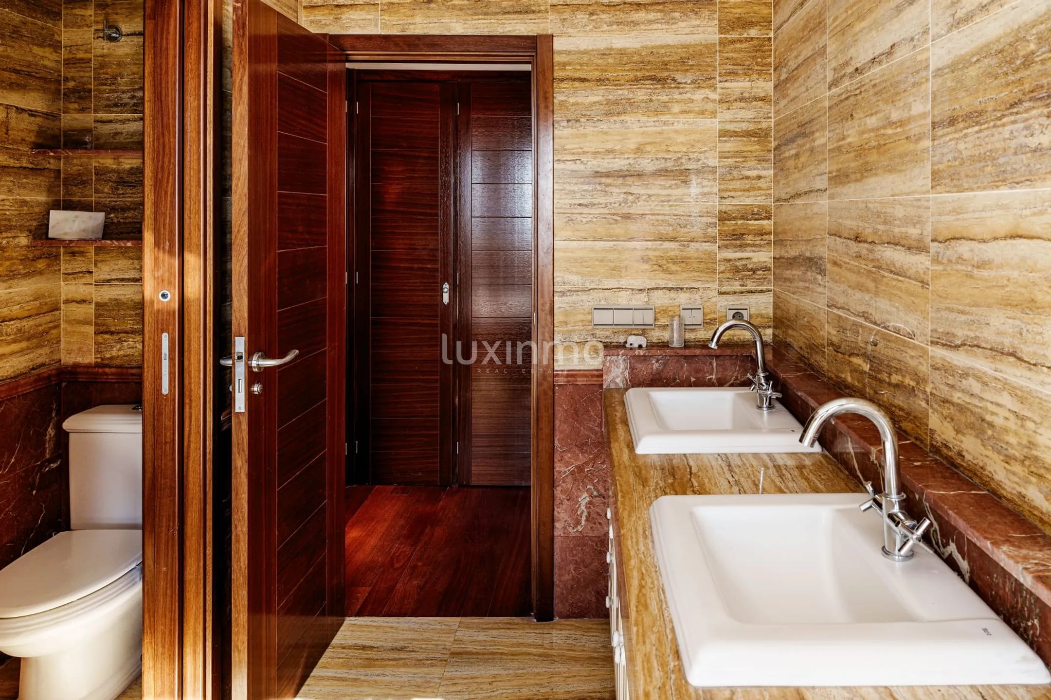 Stunning 8-Bedroom Mediterranean Townhouse in Cabo de las Huertas, Alicante — photo 13