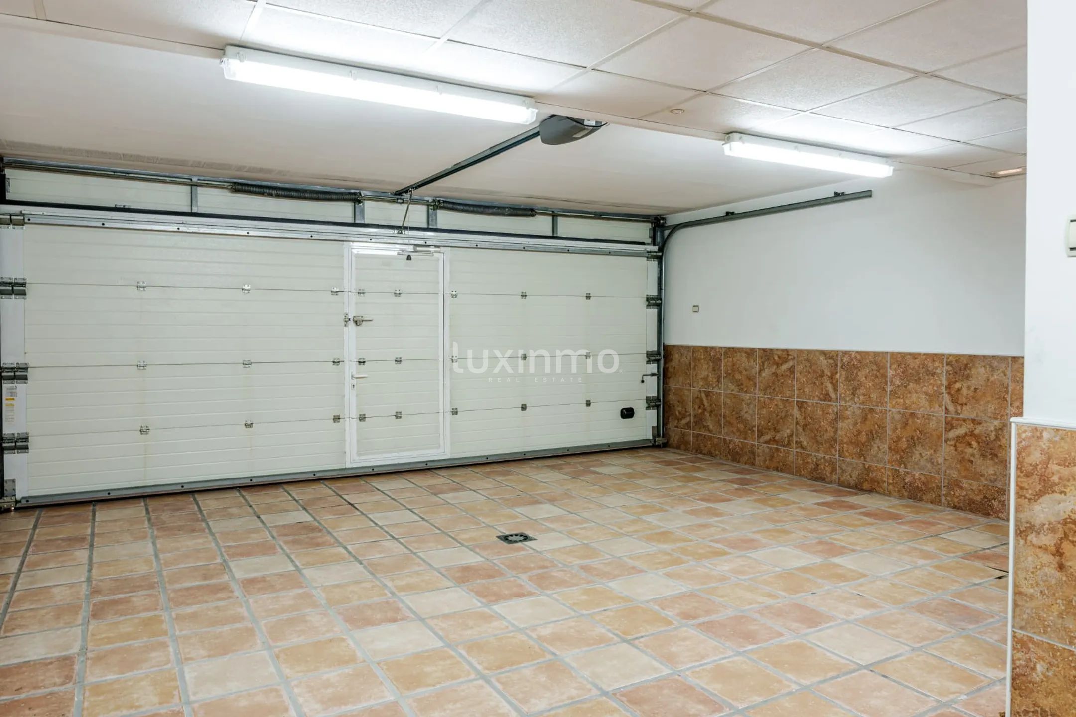 Stunning 8-Bedroom Mediterranean Townhouse in Cabo de las Huertas, Alicante — photo 26