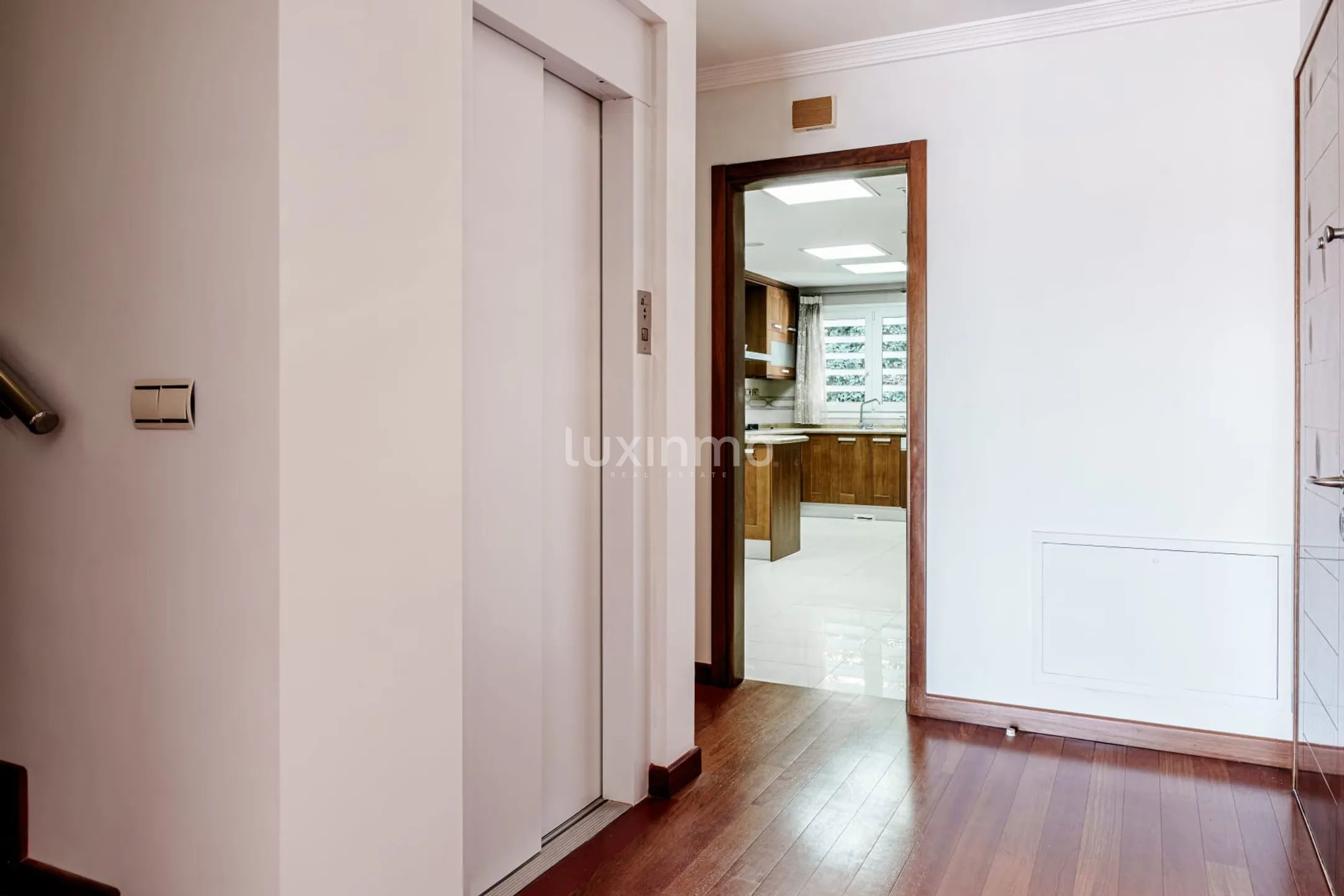 Stunning 8-Bedroom Mediterranean Townhouse in Cabo de las Huertas, Alicante — photo 9