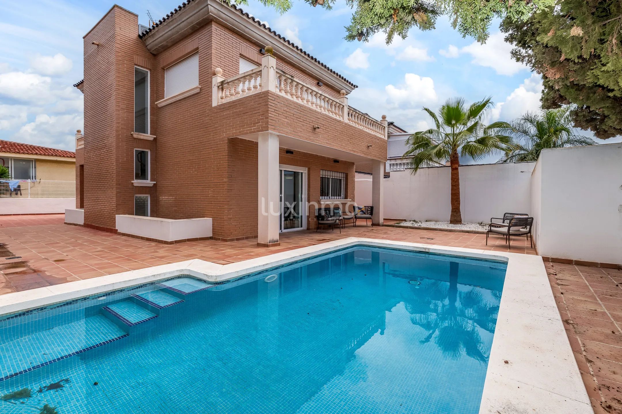 Un chalet de 4 dormitorios en Rincón de Loix — photo 1