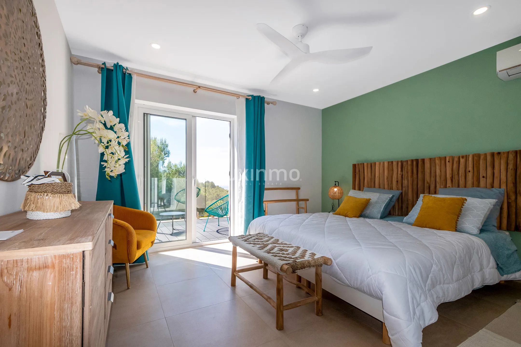 Spectacular villa with swimming pool and sea views in Altea — photo 22