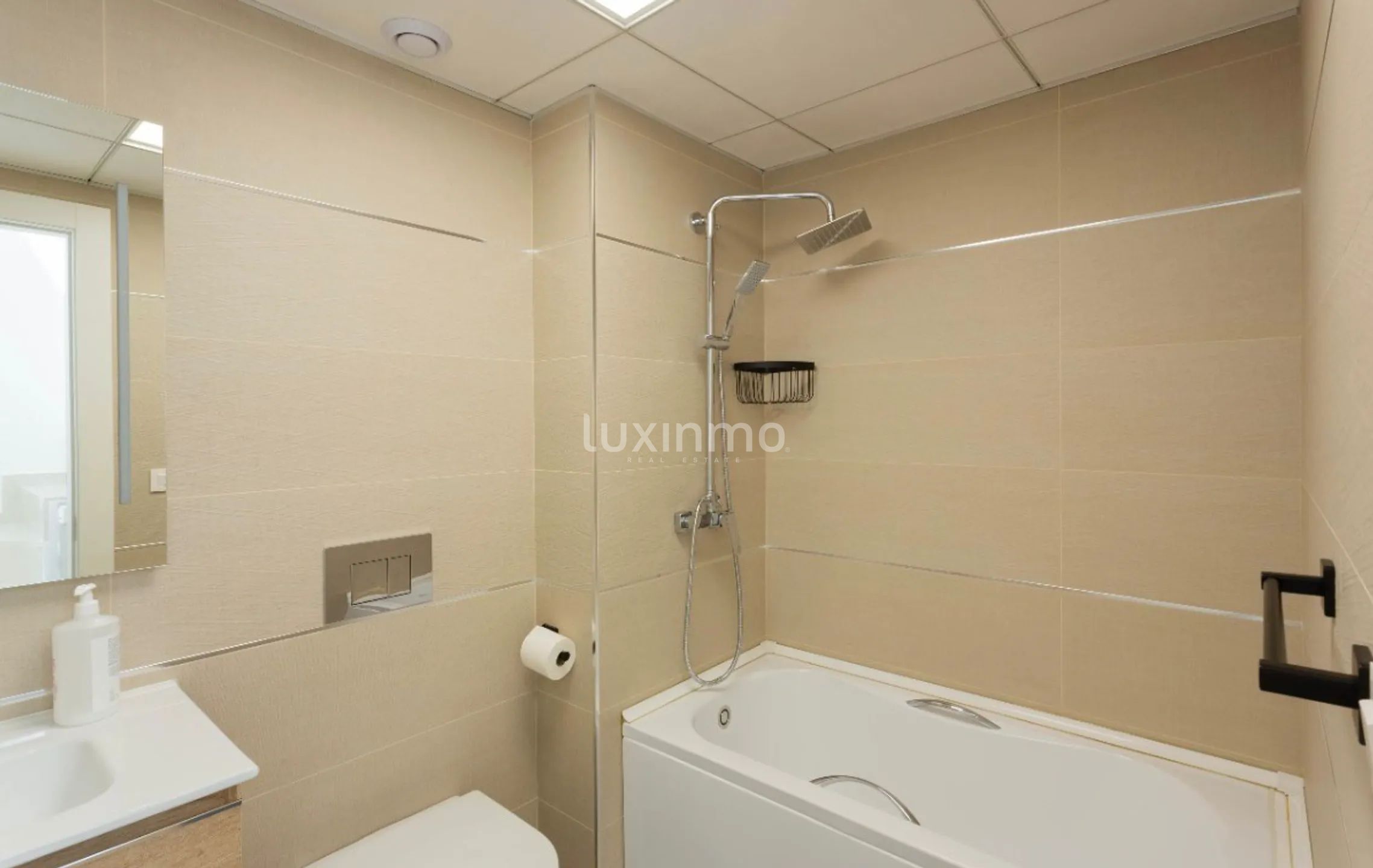 Современный смежный дом с потрясающим видом в Сьерра-Кортина — photo 15