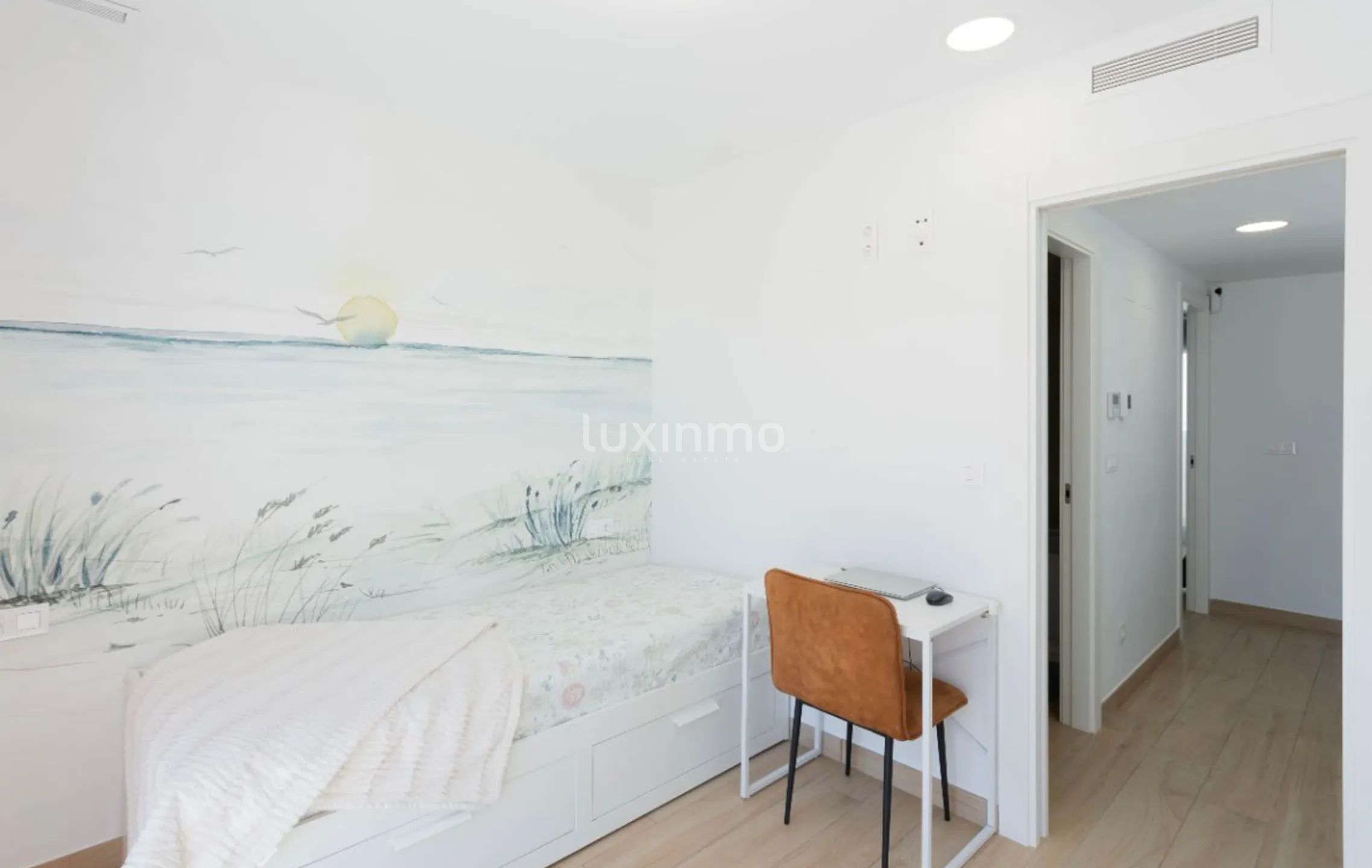 Chalet pareado moderno con impresionantes vistas en Sierra Cortina — photo 13