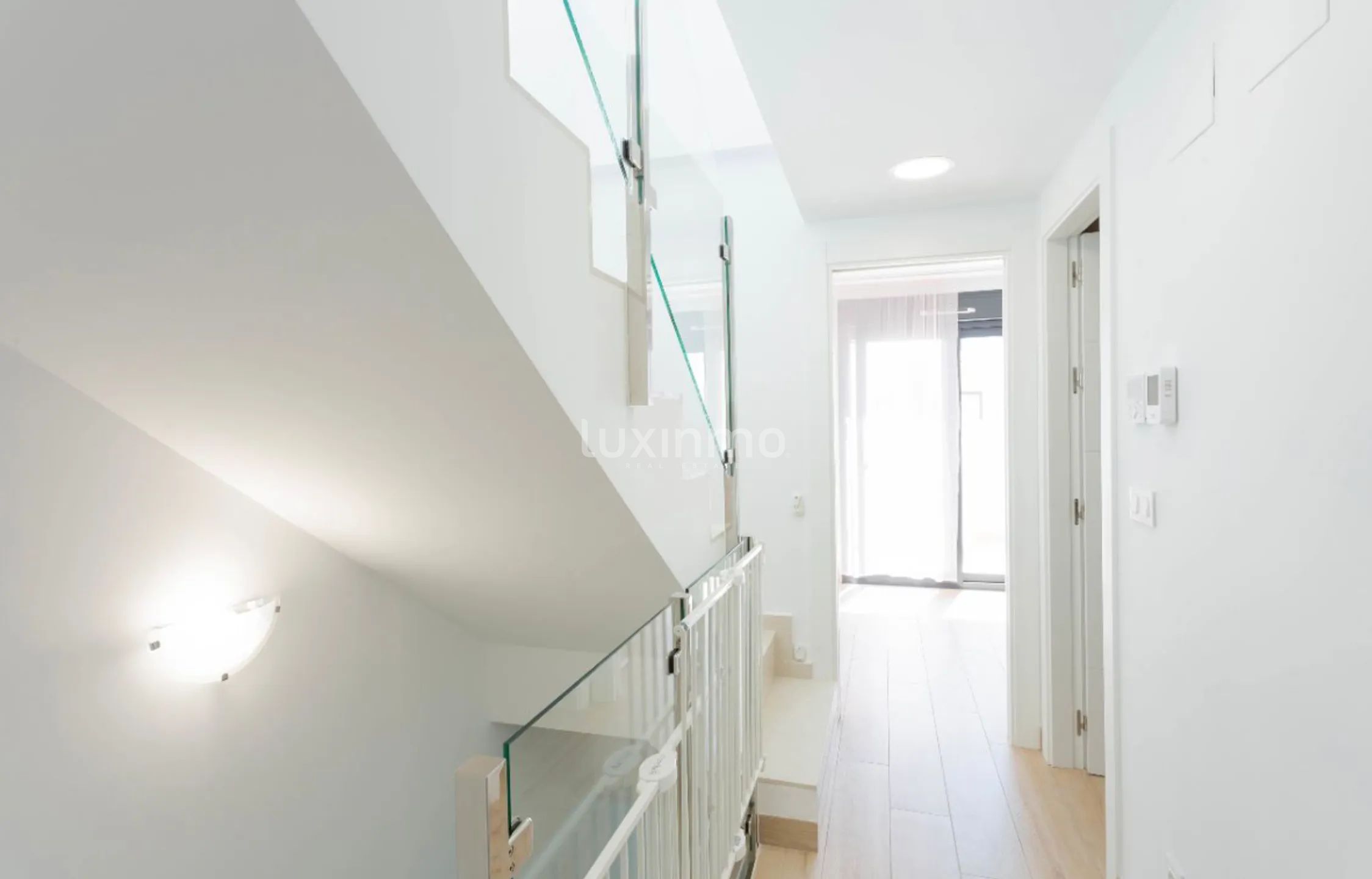 Современный смежный дом с потрясающим видом в Сьерра-Кортина — photo 17