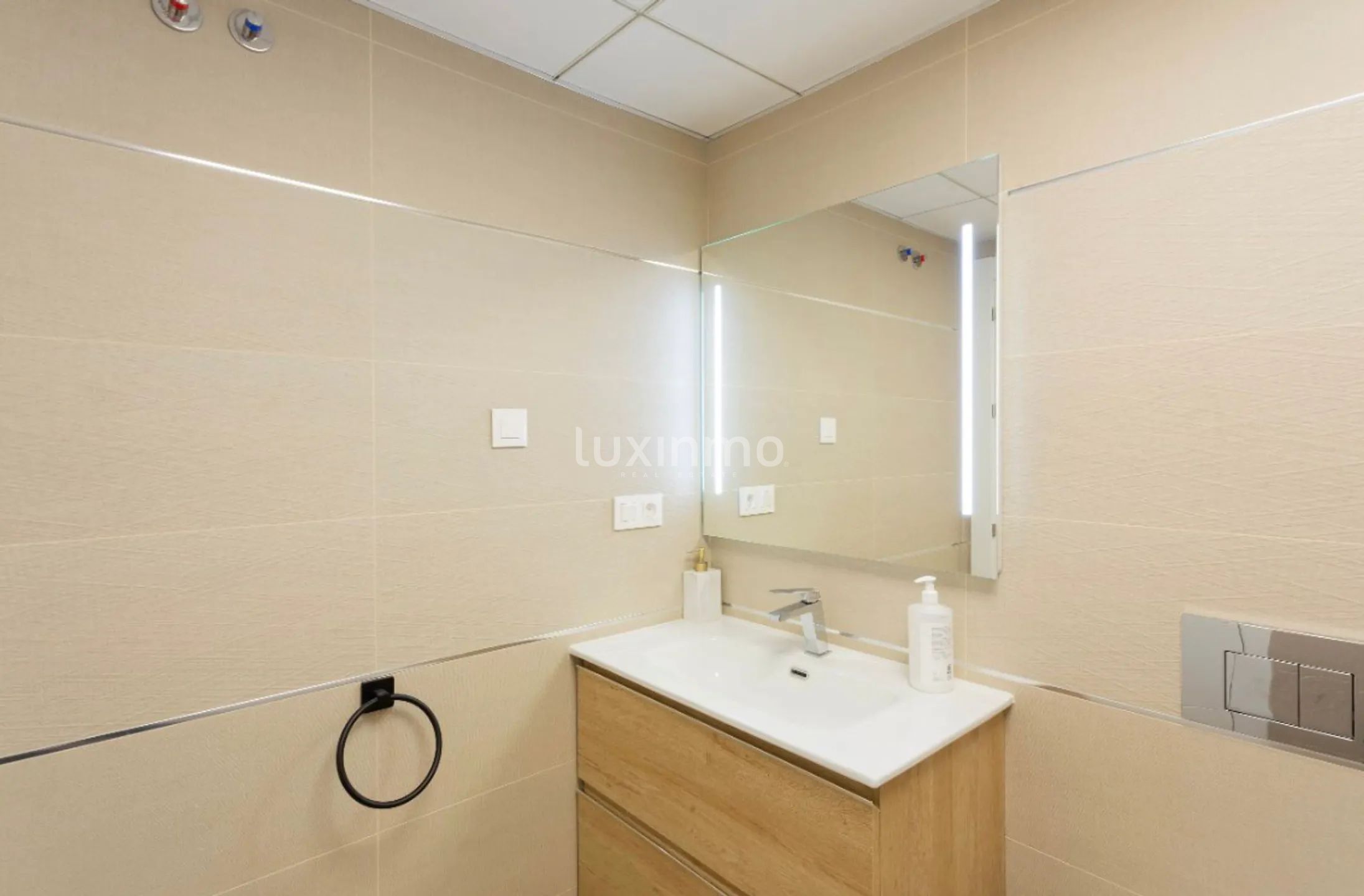 Современный смежный дом с потрясающим видом в Сьерра-Кортина — photo 14