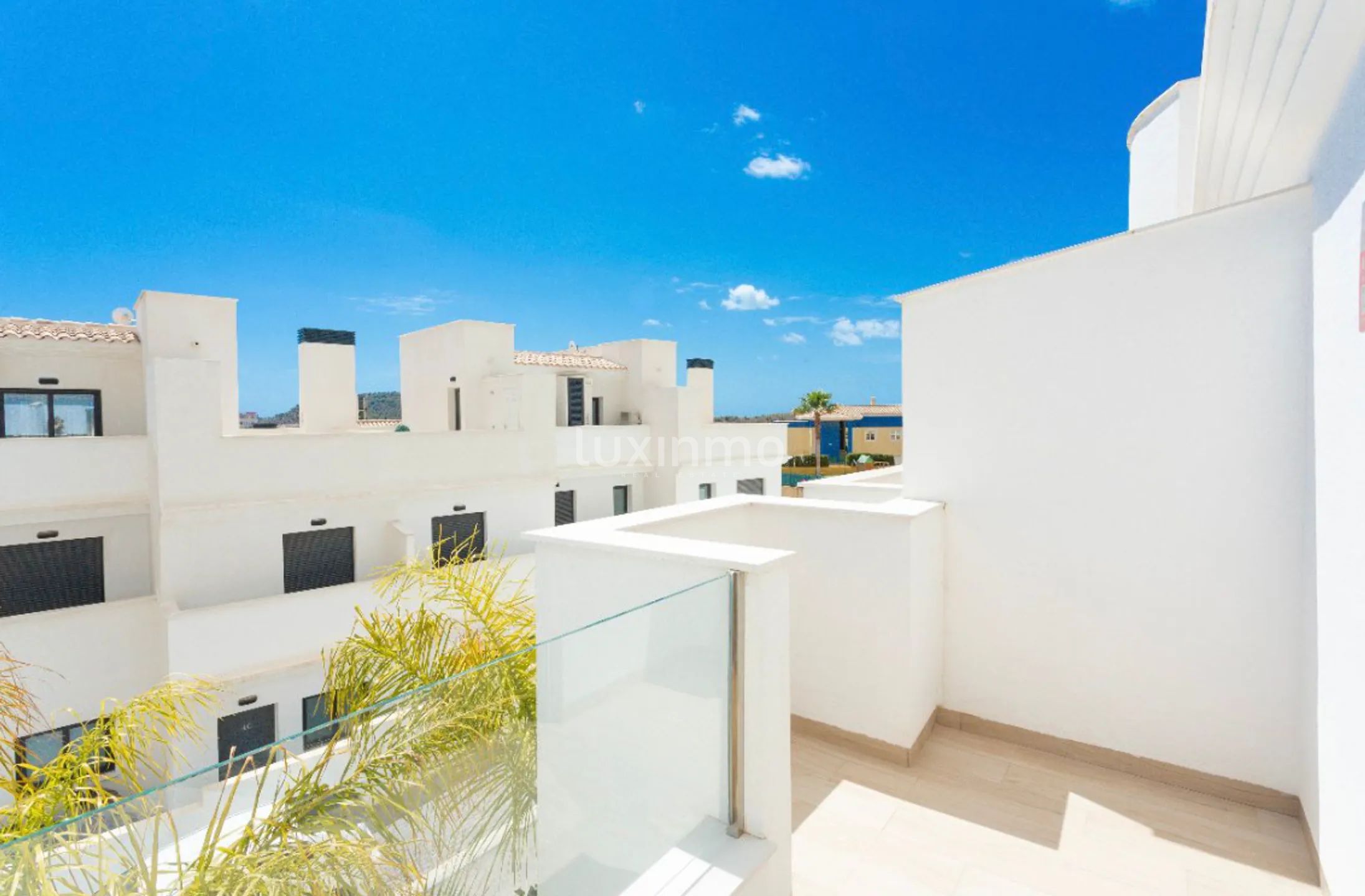 Современный смежный дом с потрясающим видом в Сьерра-Кортина — photo 18