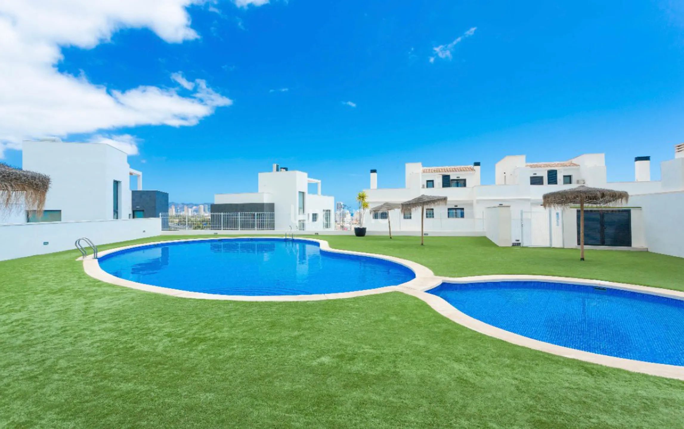 Современный смежный дом с потрясающим видом в Сьерра-Кортина — photo 22