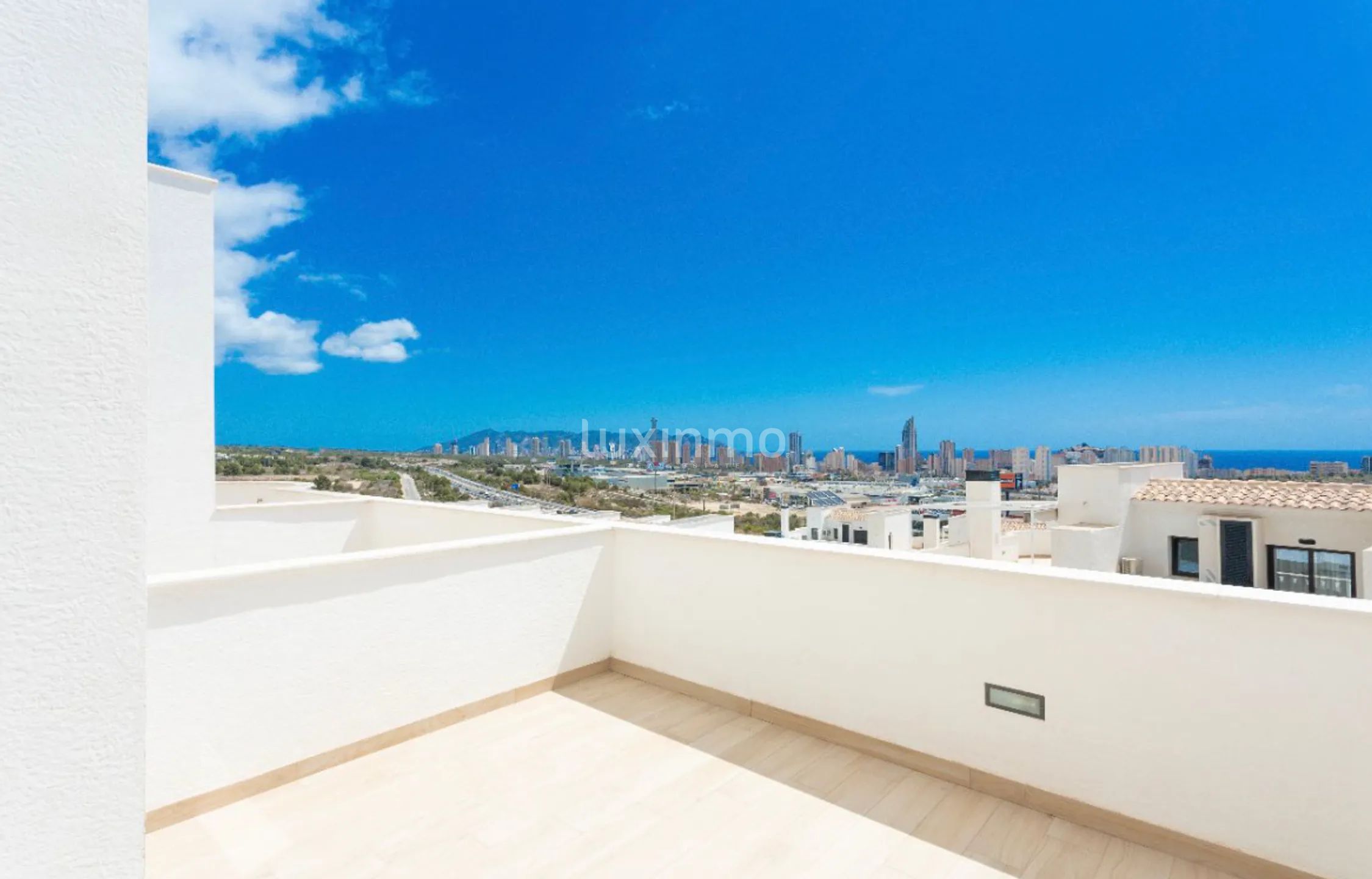 Современный смежный дом с потрясающим видом в Сьерра-Кортина — photo 20