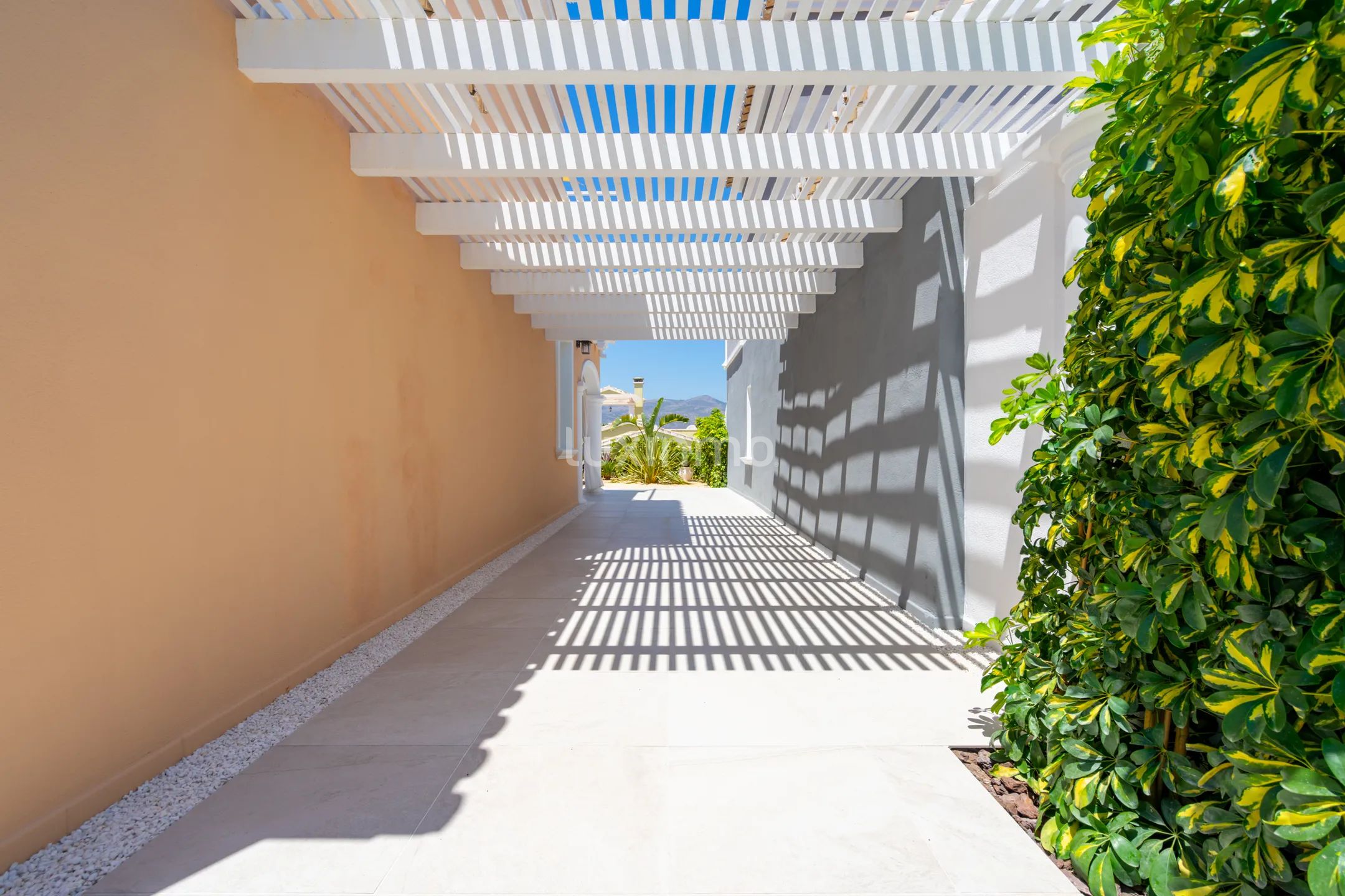 Uroczy dom w Calpe z własnym ogrodem — photo 13