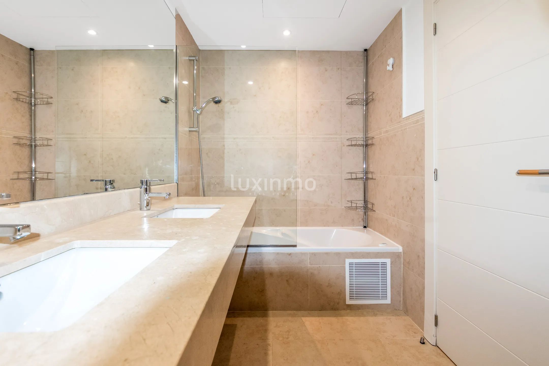 Precious penthouse with sea views for sale in Altea — photo 18