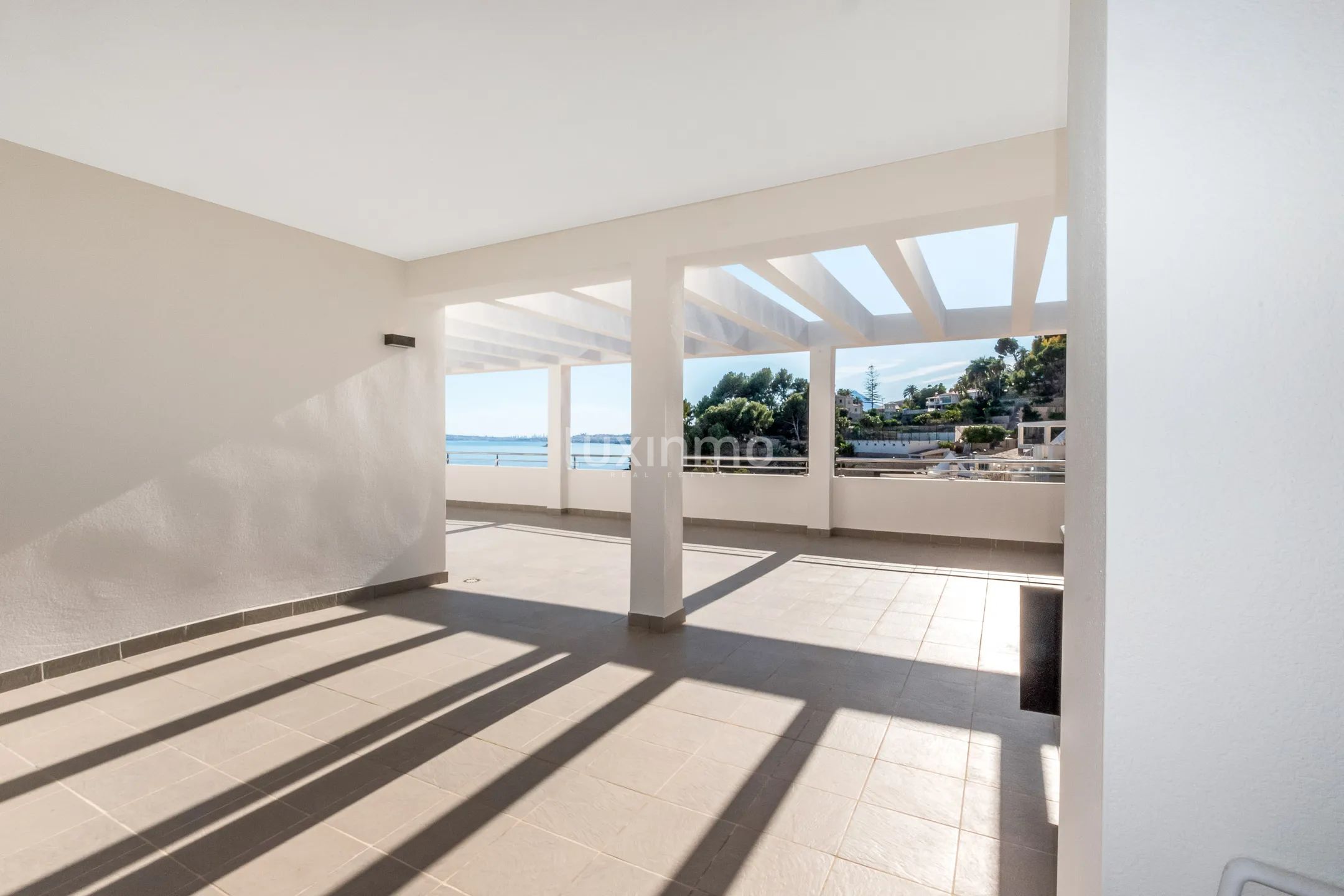 Precious penthouse with sea views for sale in Altea — photo 26