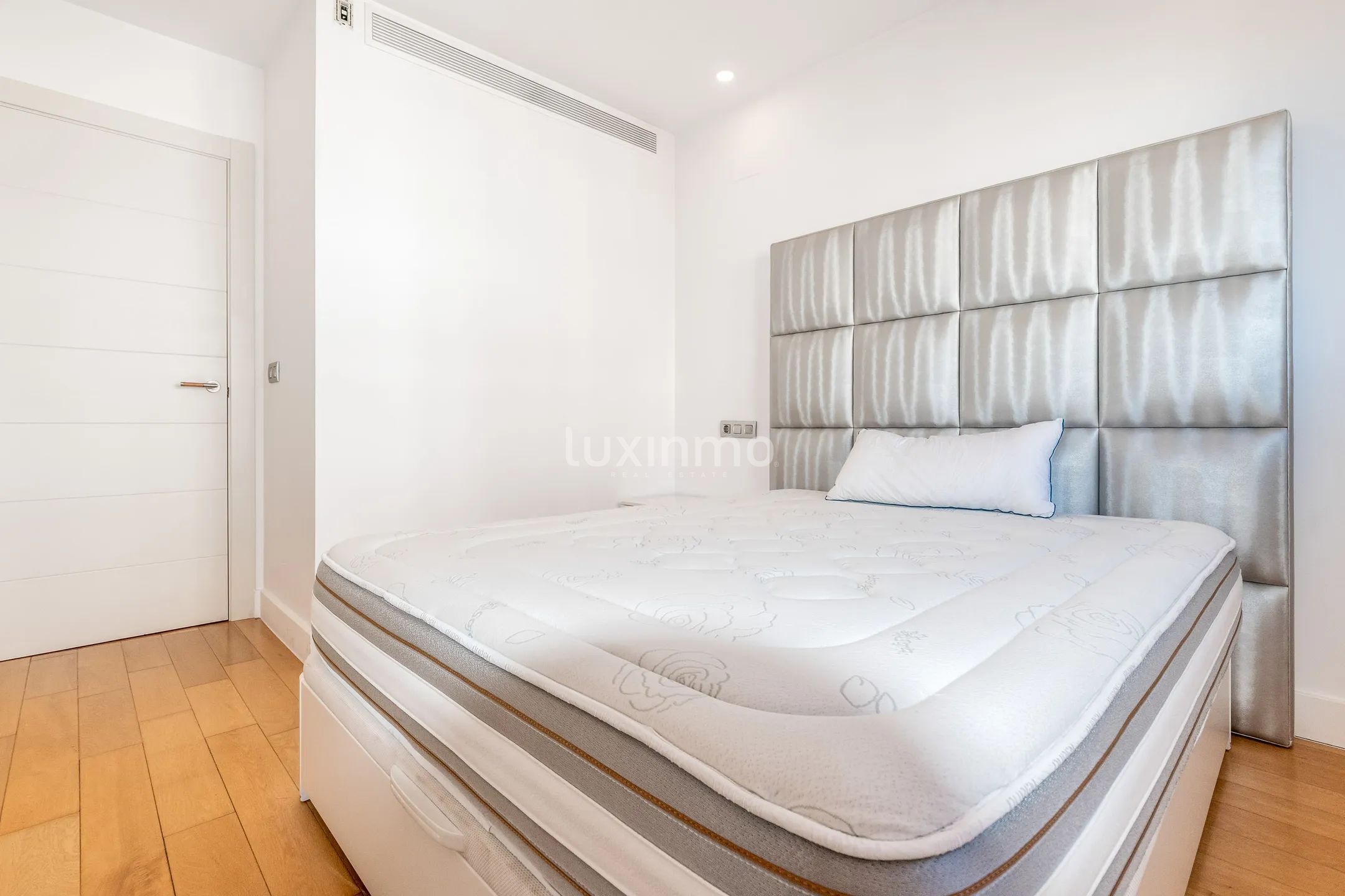 Precious penthouse with sea views for sale in Altea — photo 14