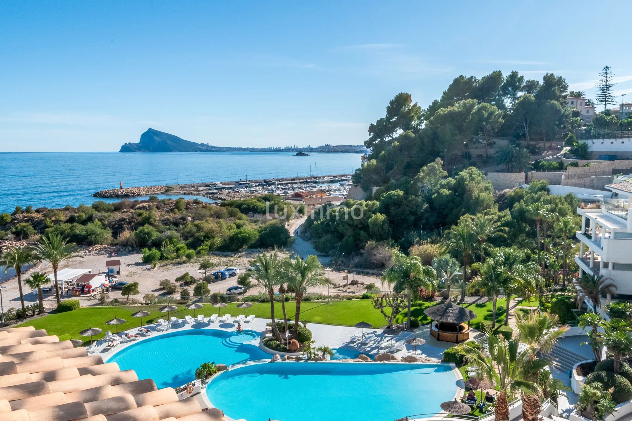 Precious penthouse with sea views for sale in Altea — photo 2