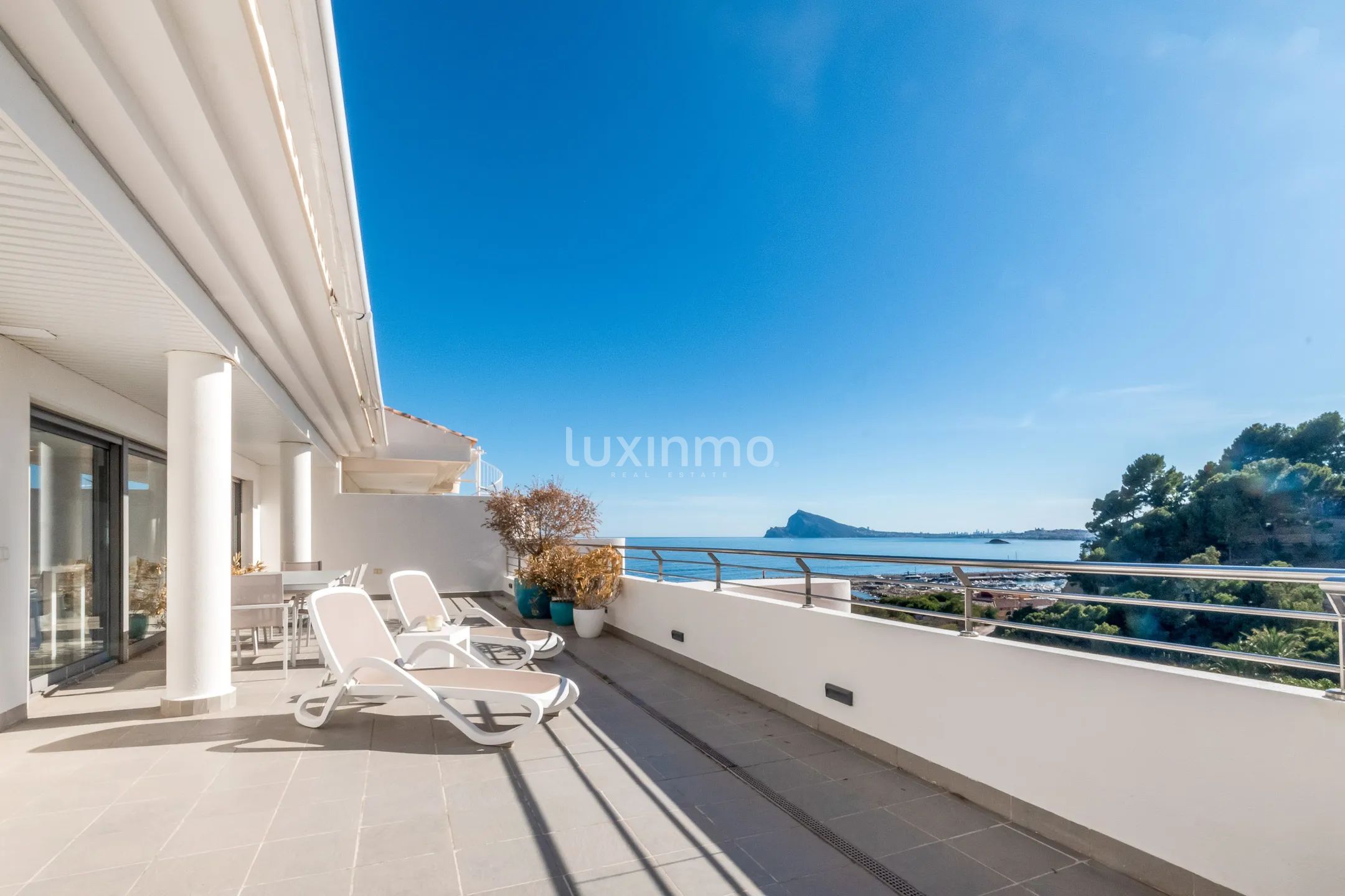 Precious penthouse with sea views for sale in Altea — photo 3