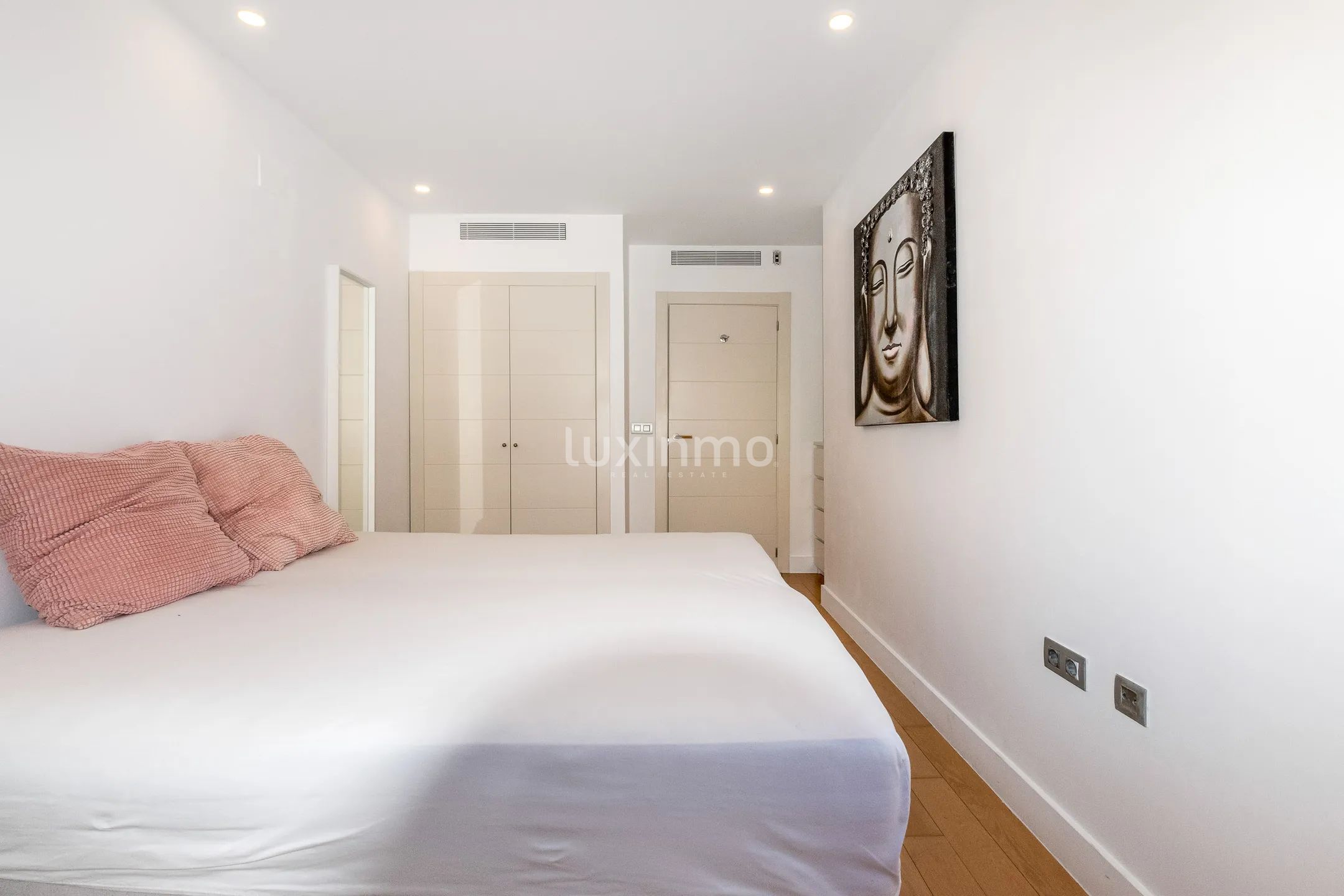Precious penthouse with sea views for sale in Altea — photo 17