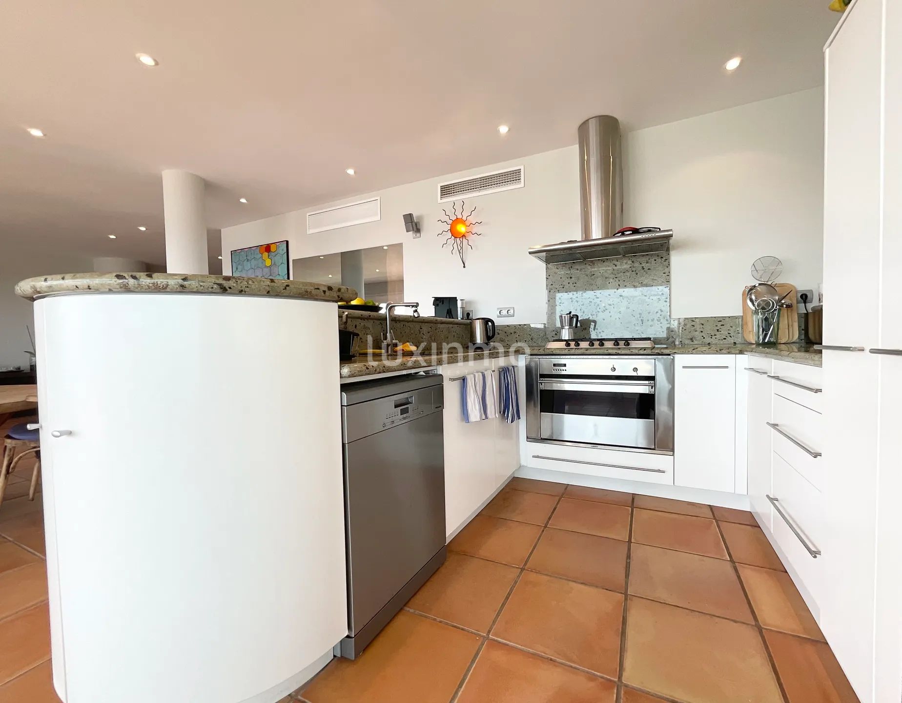 Charming Frontline Apartment with private Access to The Sea near Dalt Vila, Ibiza — photo 23