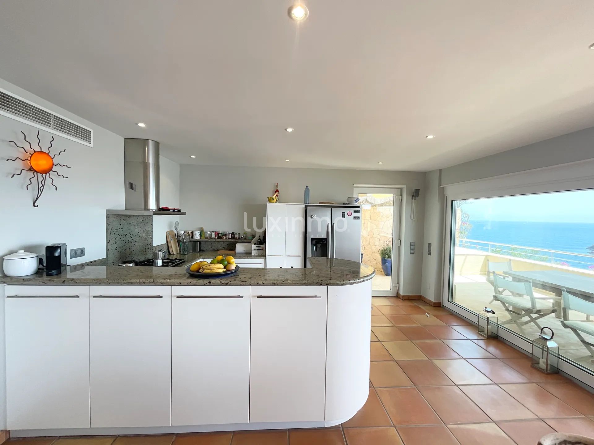 Encantador apartamento en primera línea con acceso privado al mar cerca de Dalt Vila, Ibiza — photo 24