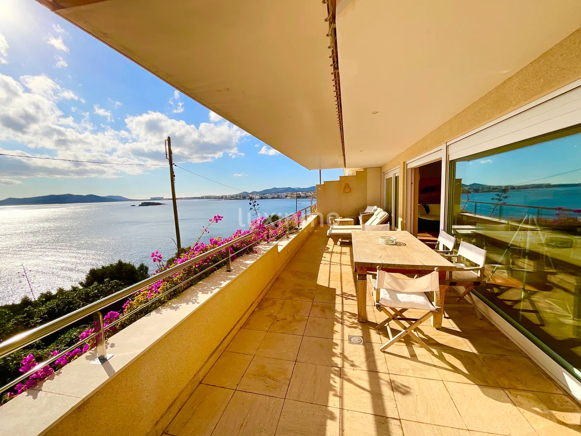 Charming Frontline Apartment with private Access to The Sea near Dalt Vila, Ibiza — photo 2