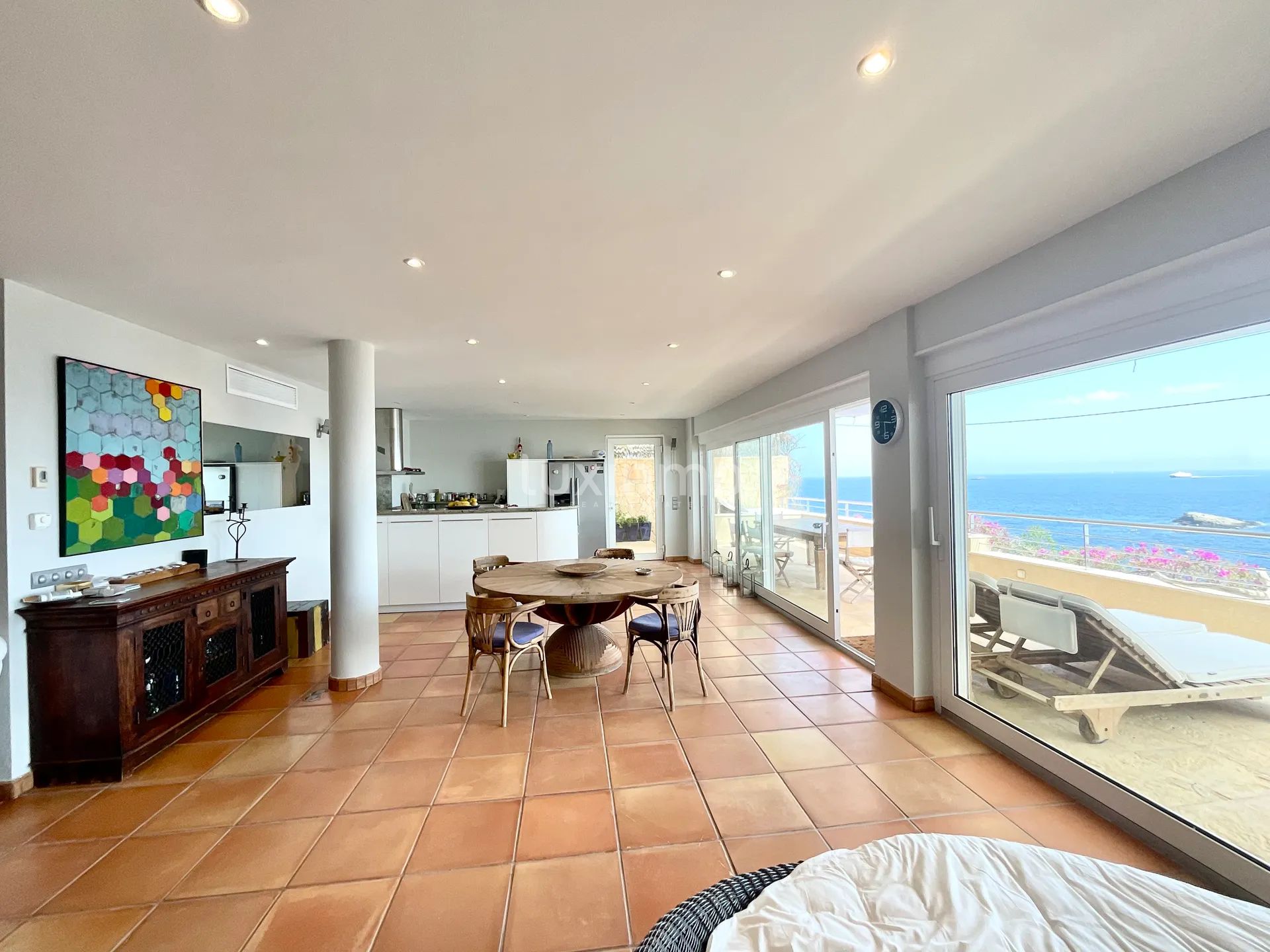 Encantador apartamento en primera línea con acceso privado al mar cerca de Dalt Vila, Ibiza — photo 15