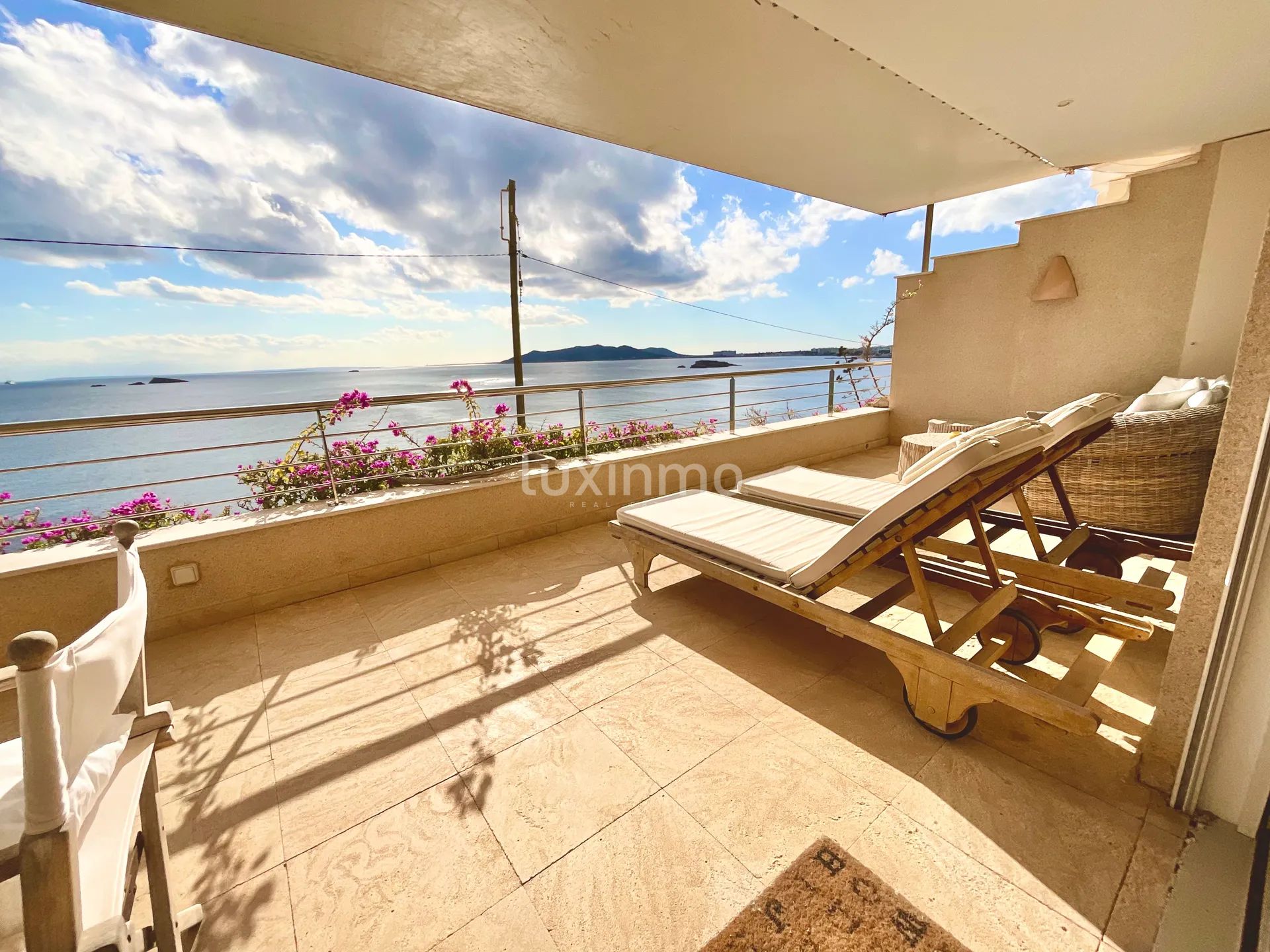 Encantador apartamento en primera línea con acceso privado al mar cerca de Dalt Vila, Ibiza — photo 14