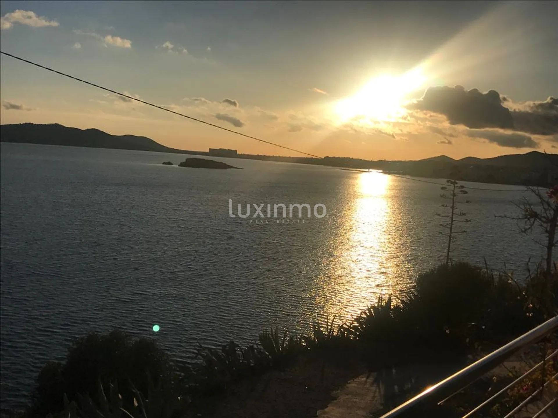 Charming Frontline Apartment with private Access to The Sea near Dalt Vila, Ibiza — photo 11