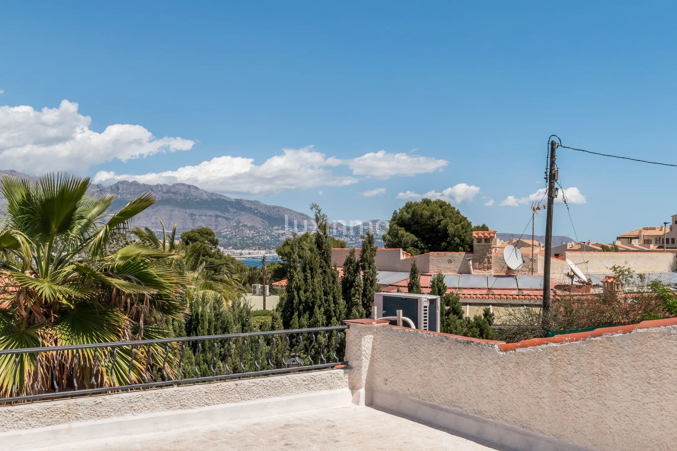 Freistehendes Haus mit Potenzial in El Albir, Alfáz Del Pí — photo 10
