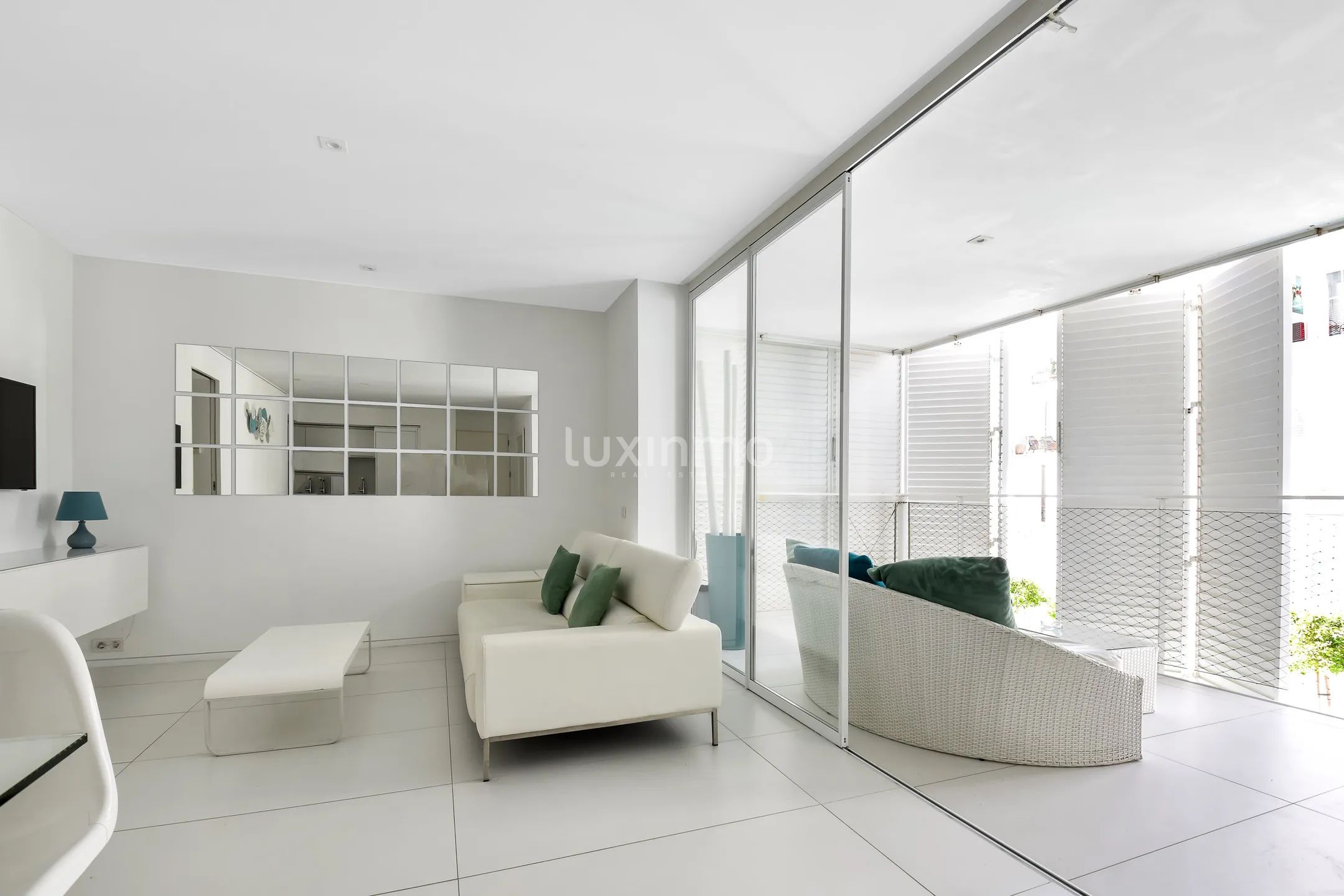 Impresionante apartamento de 2 dormitorios con terraza en Marina Botafoc-Talamanca, Ibiza — photo 3