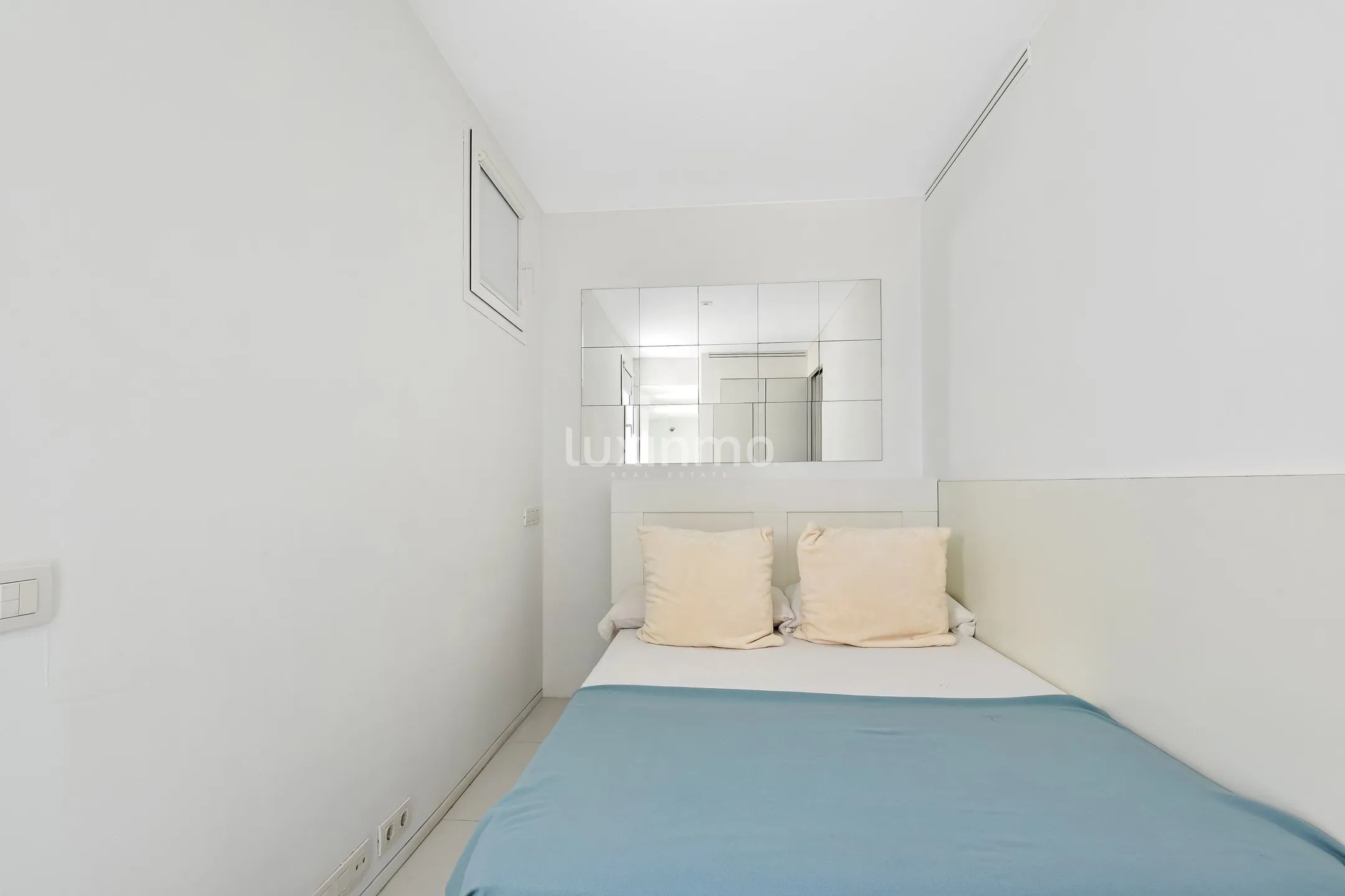 Impresionante apartamento de 2 dormitorios con terraza en Marina Botafoc-Talamanca, Ibiza — photo 13