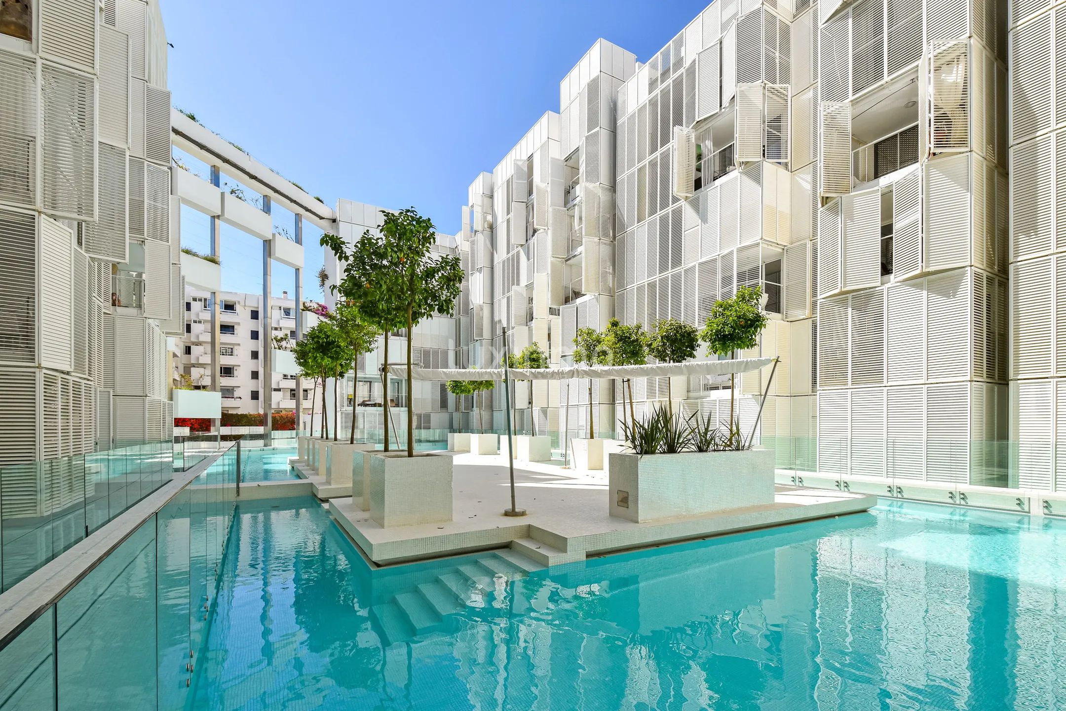 Impresionante apartamento de 2 dormitorios con terraza en Marina Botafoc-Talamanca, Ibiza — photo 1