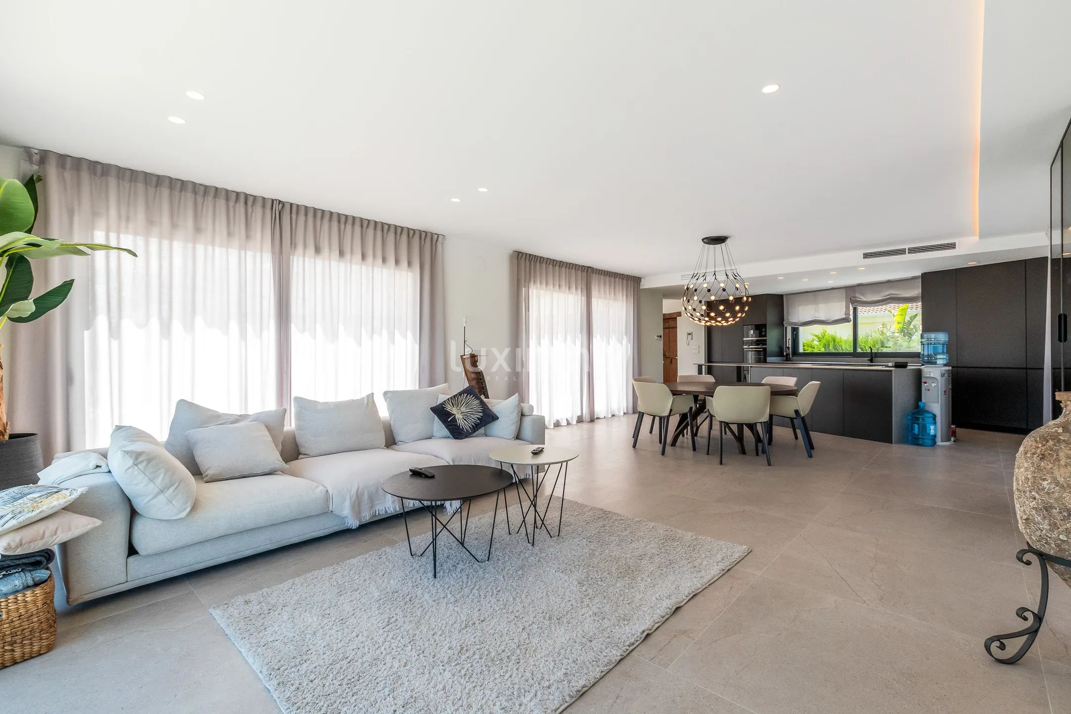Luxury house with stunning views in El Montgó, Dénia — photo 2