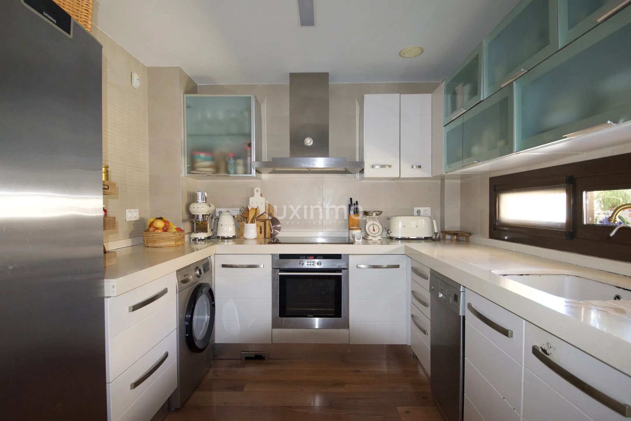 Moderna casa adosada con piscina privada en Arenales del Sol — photo 12