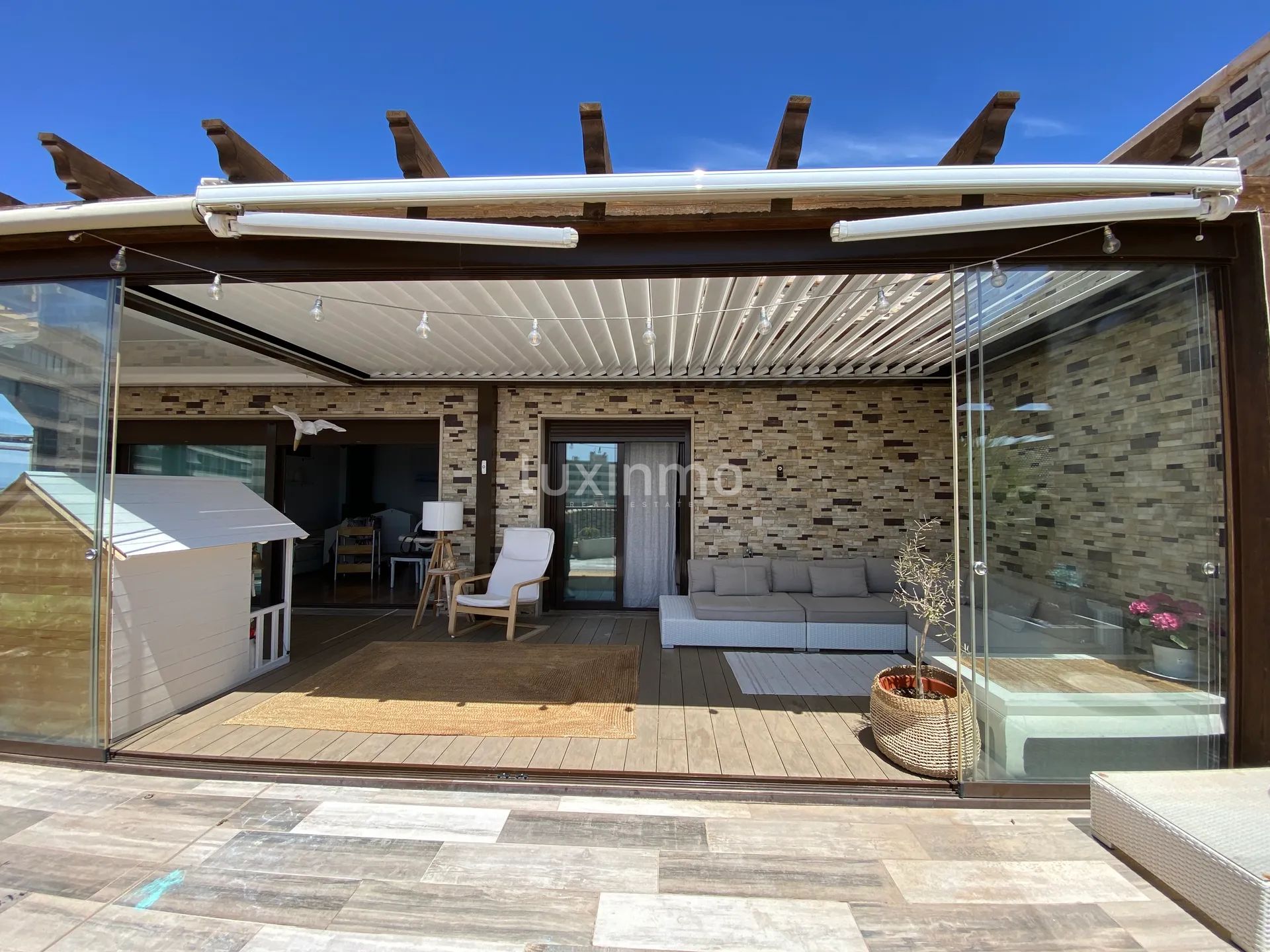 Moderna casa adosada con piscina privada en Arenales del Sol — photo 28