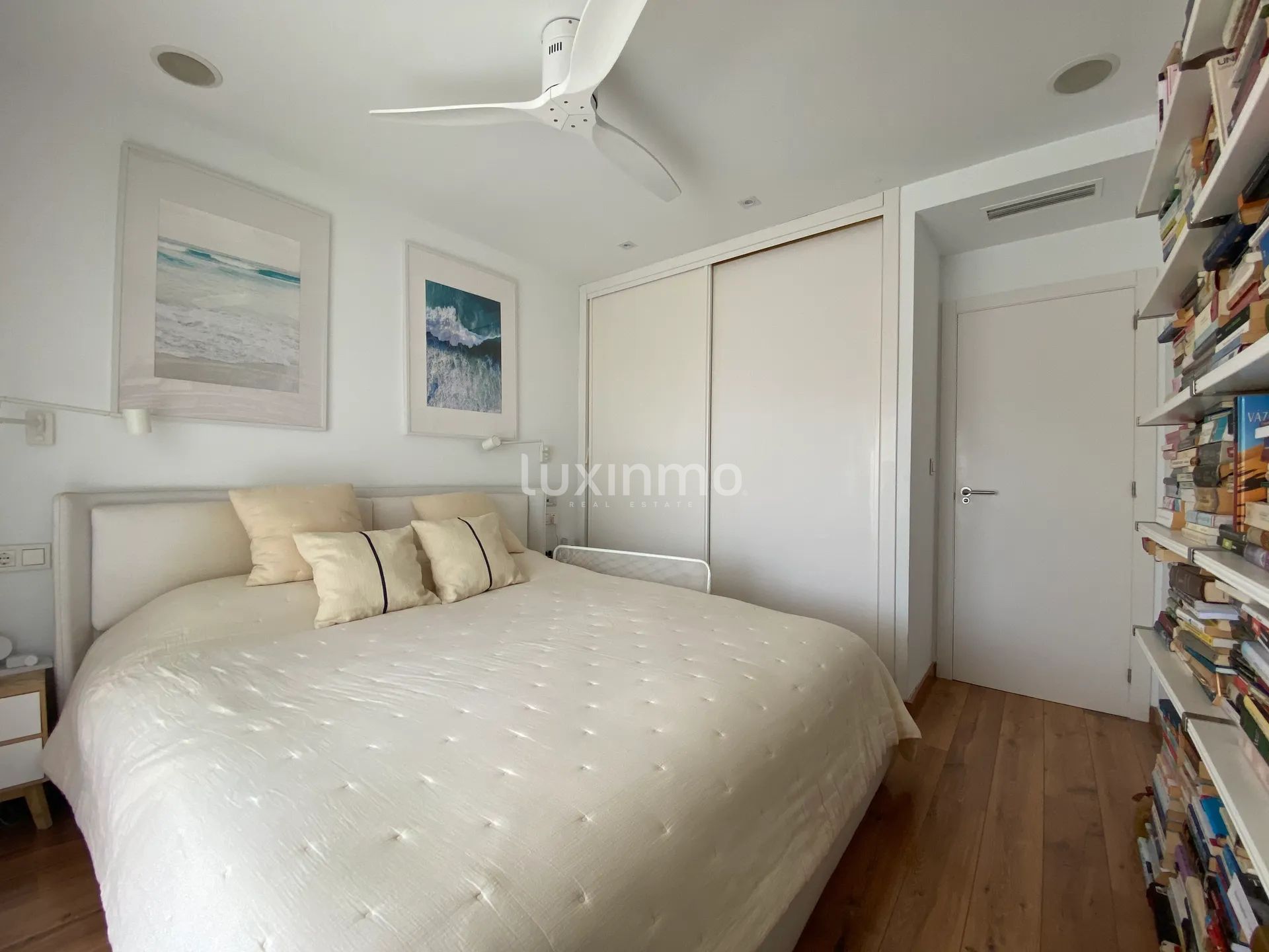 Moderna casa adosada con piscina privada en Arenales del Sol — photo 19