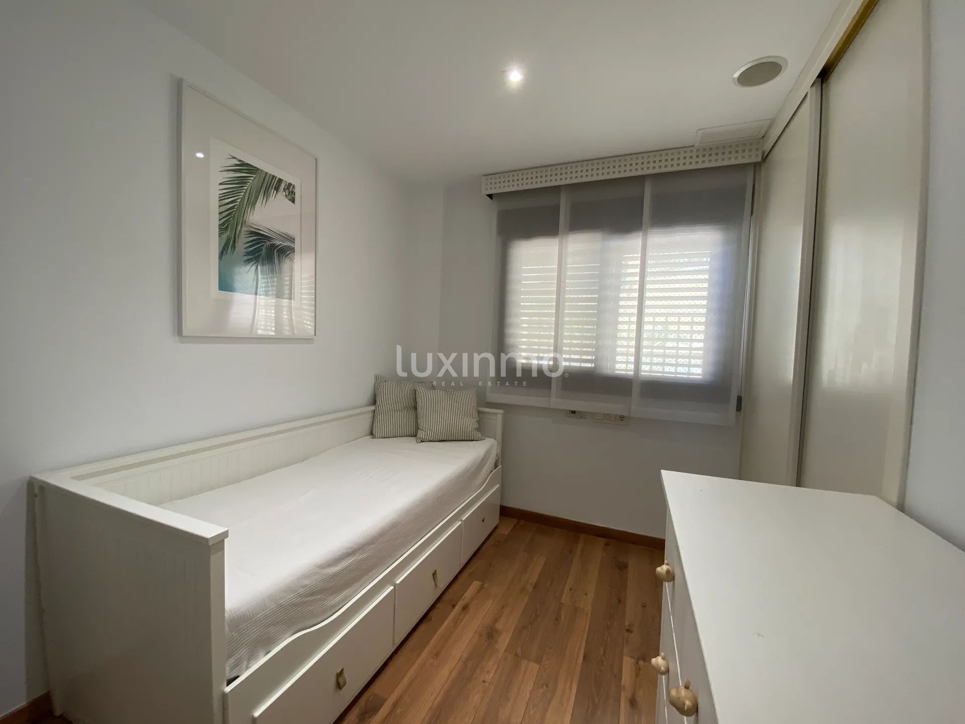 Moderna casa adosada con piscina privada en Arenales del Sol — photo 13