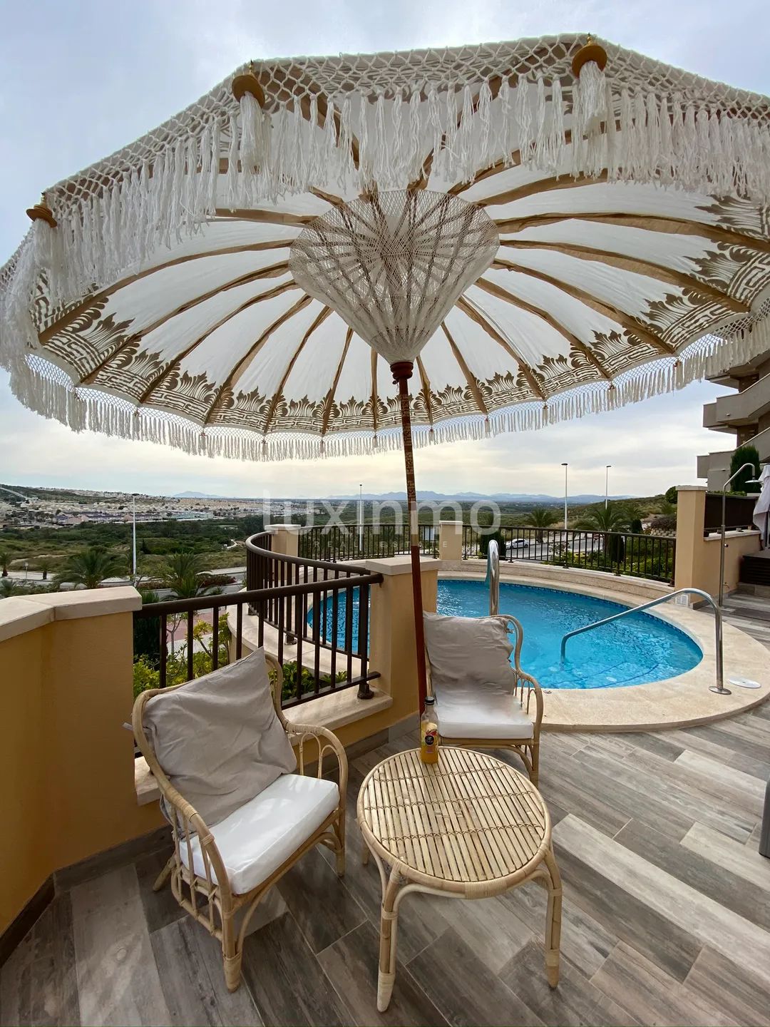 Moderna casa adosada con piscina privada en Arenales del Sol — photo 31