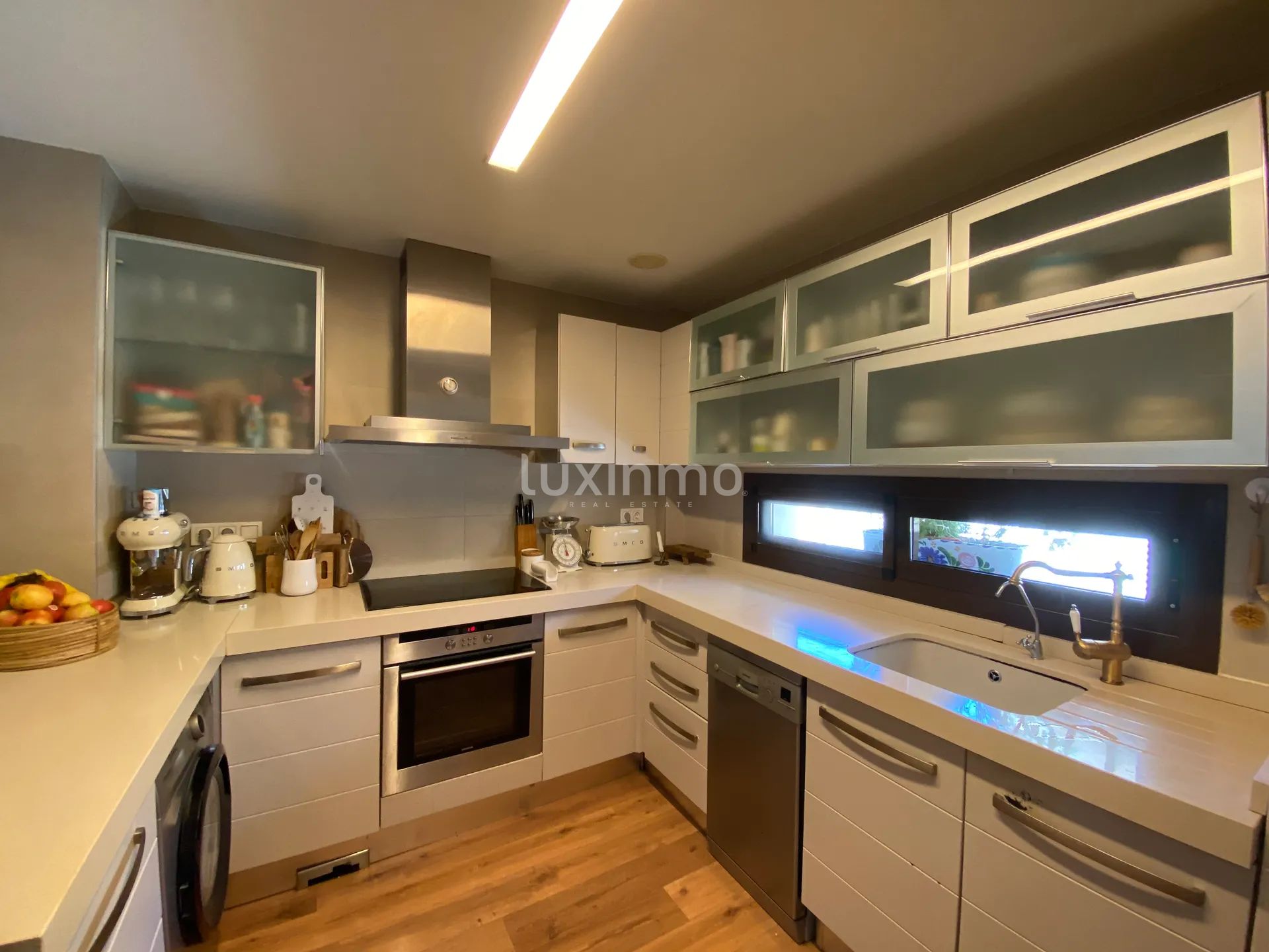 Moderna casa adosada con piscina privada en Arenales del Sol — photo 11