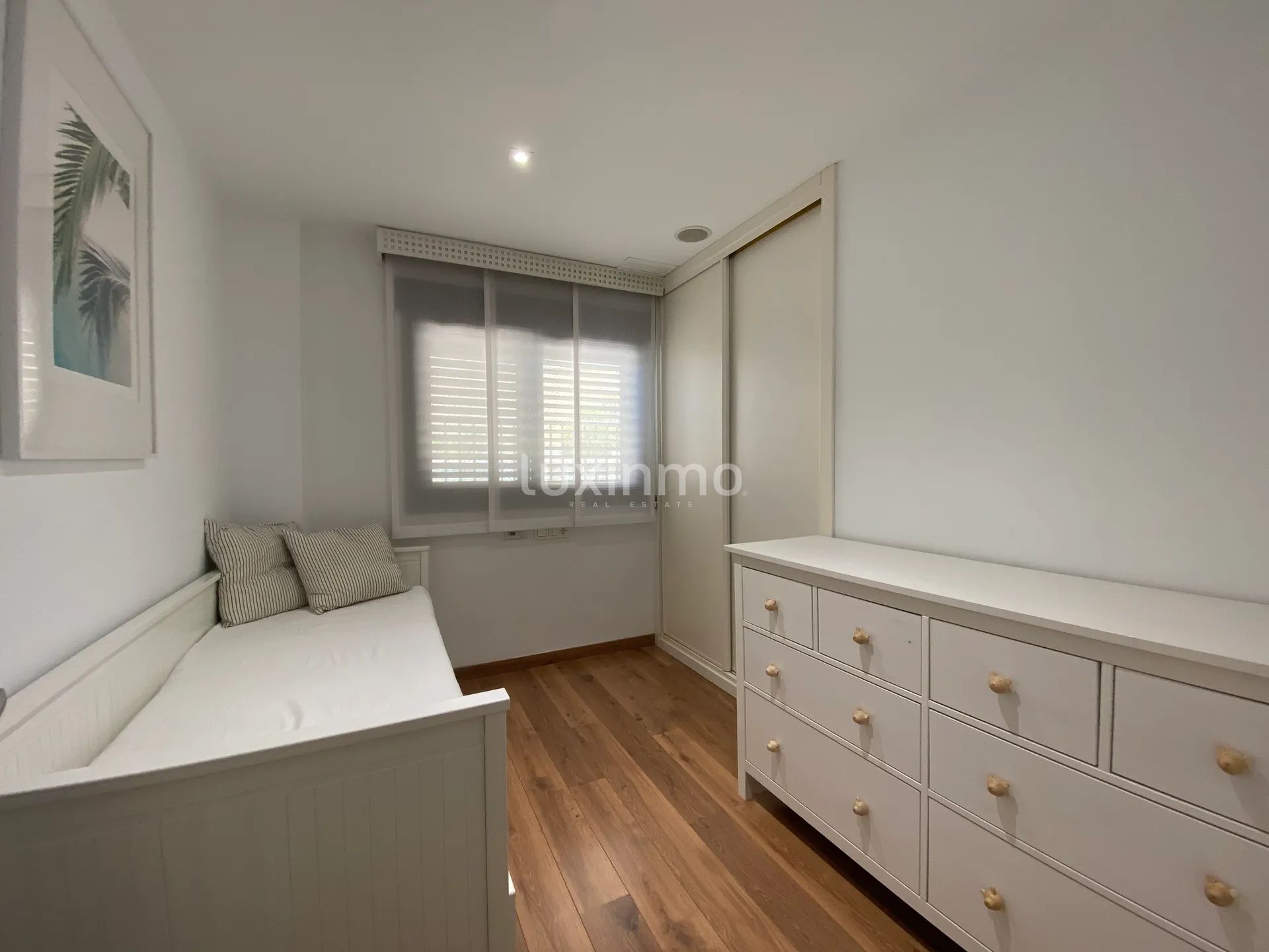 Moderna casa adosada con piscina privada en Arenales del Sol — photo 14