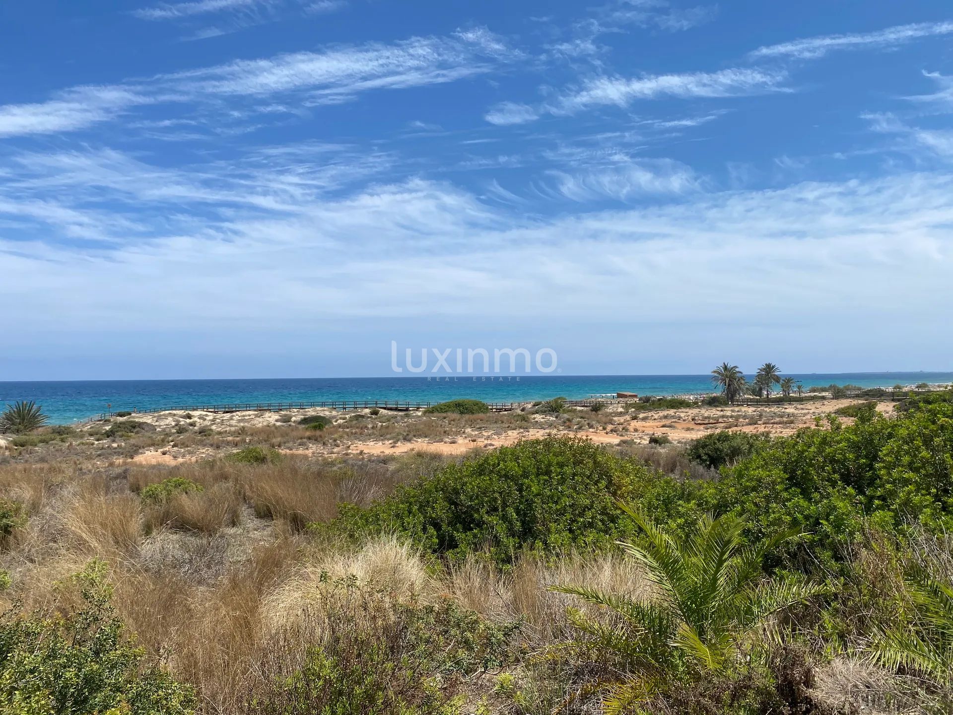 Moderna casa adosada con piscina privada en Arenales del Sol — photo 43