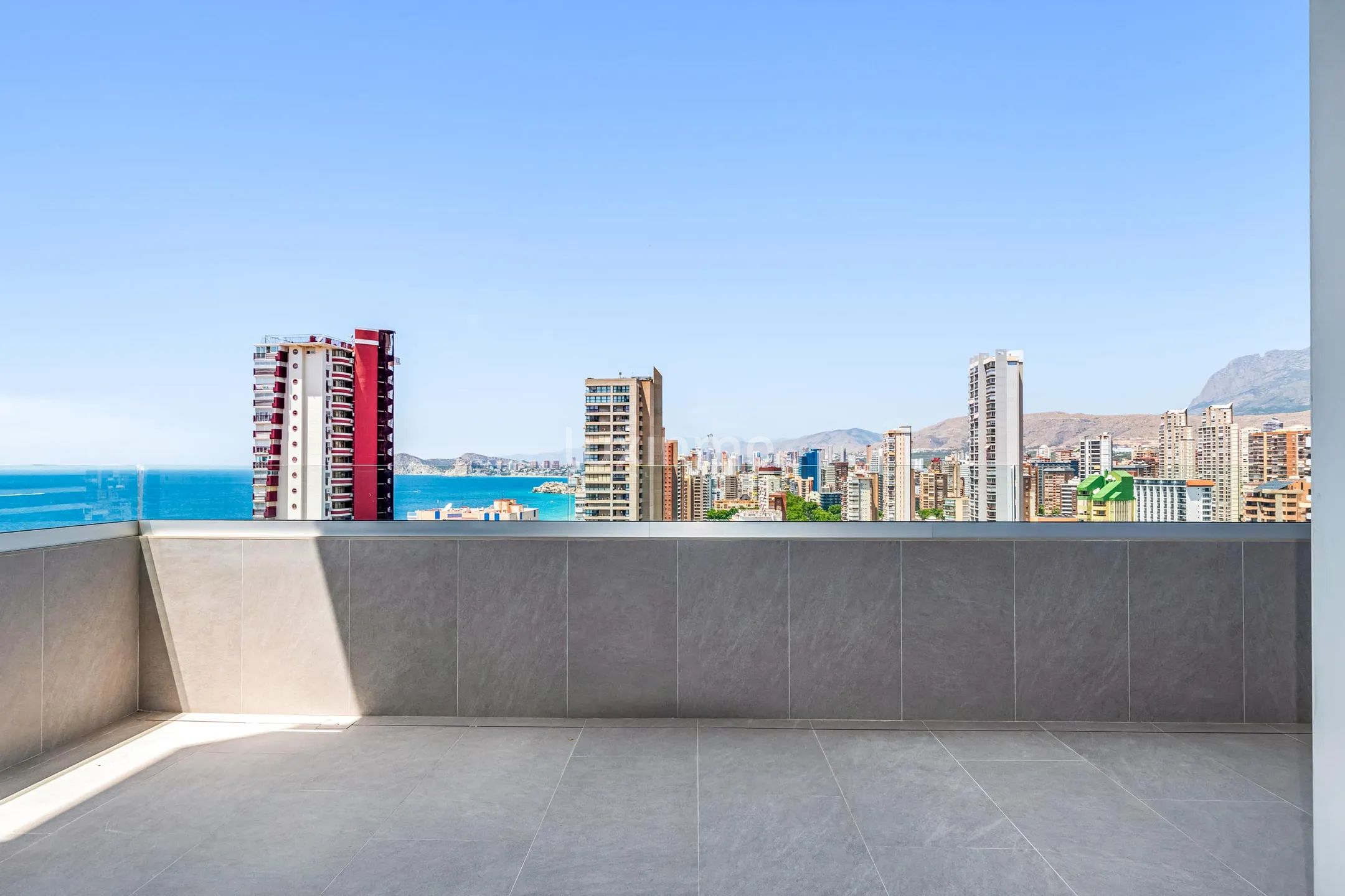 Modern Apartment in Levante Beach — photo 12